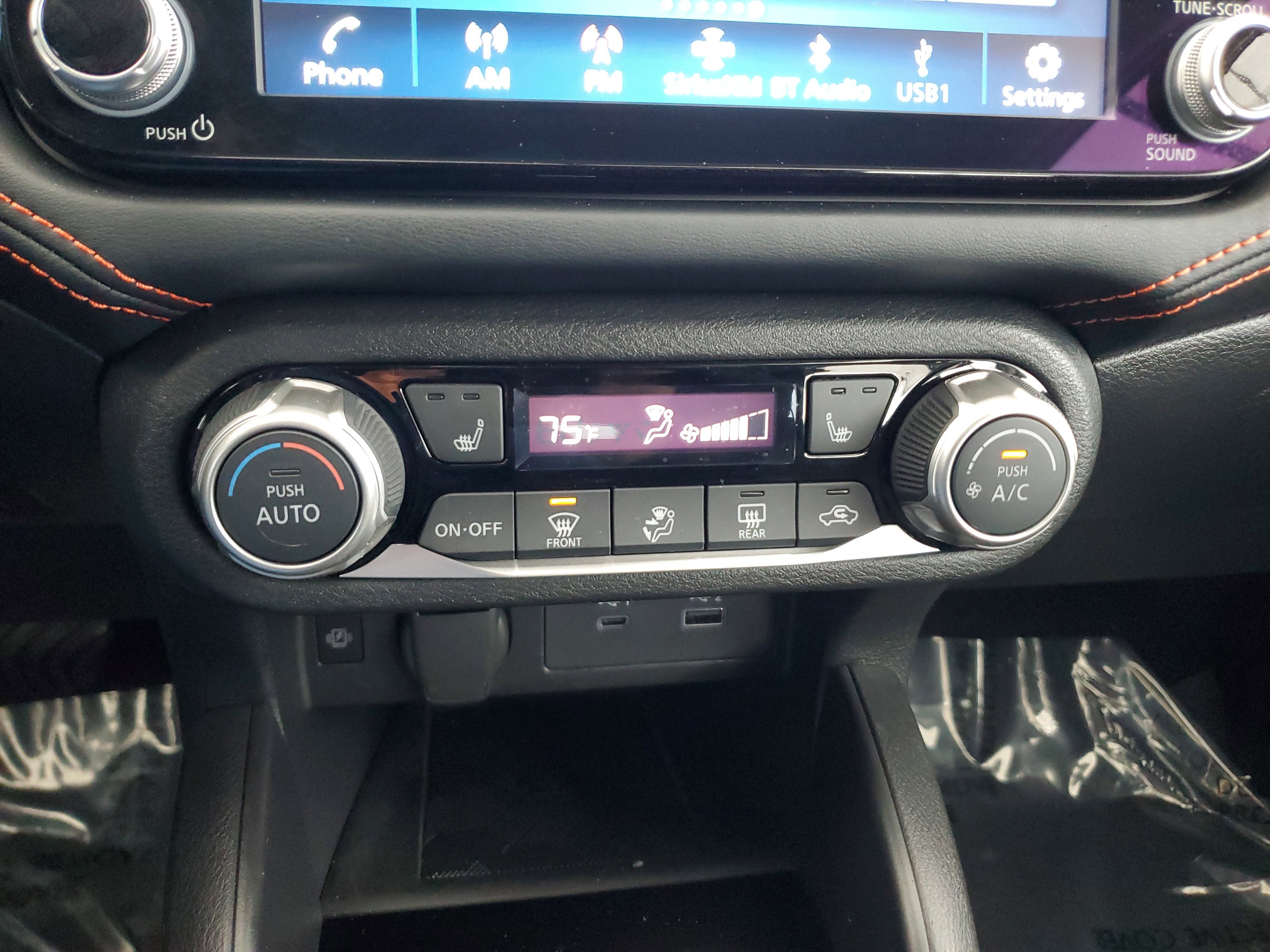 2023 Nissan Versa SR