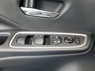 2023 Nissan Versa SR