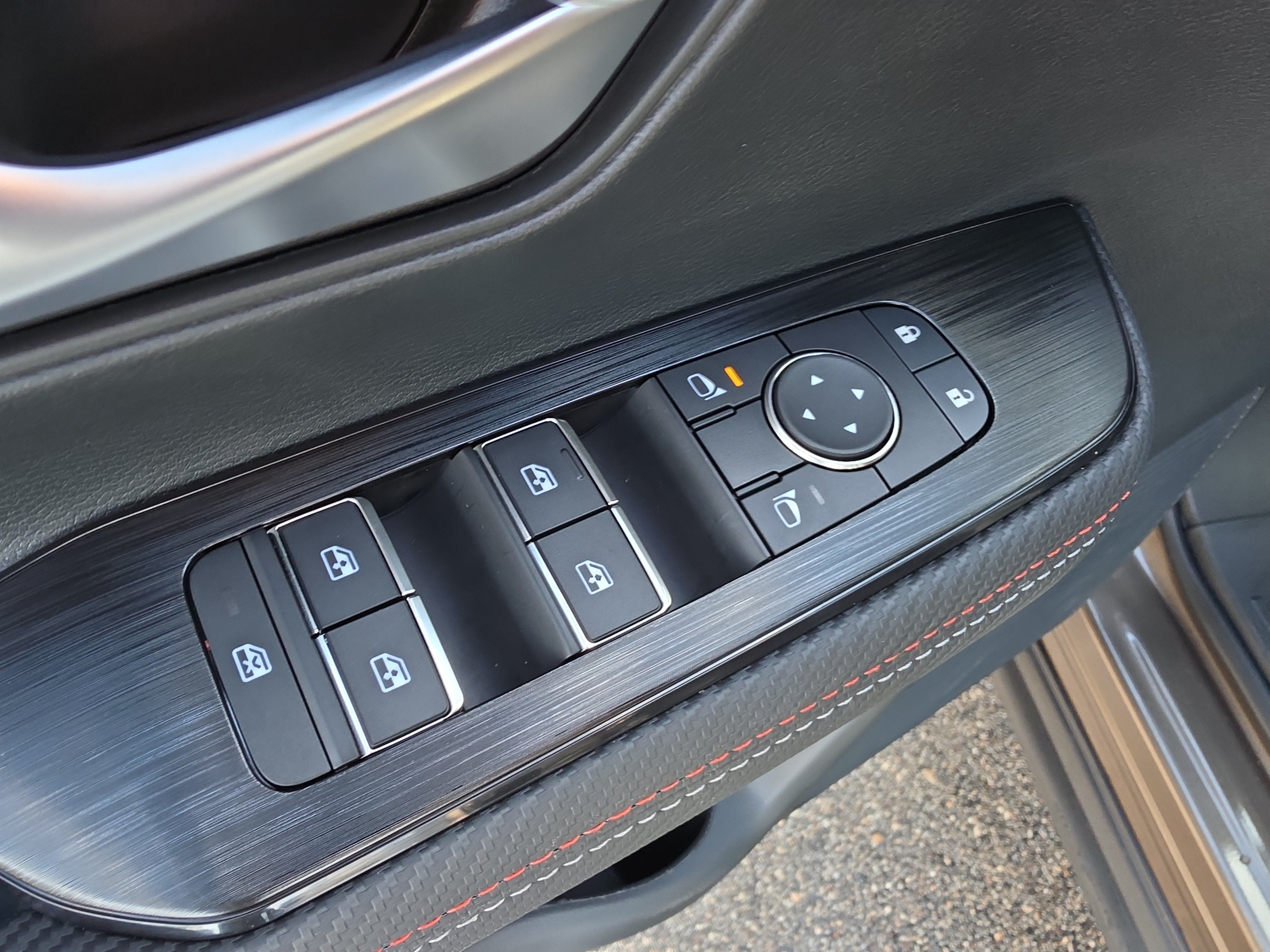 2026 Nissan Kicks SR 4WD