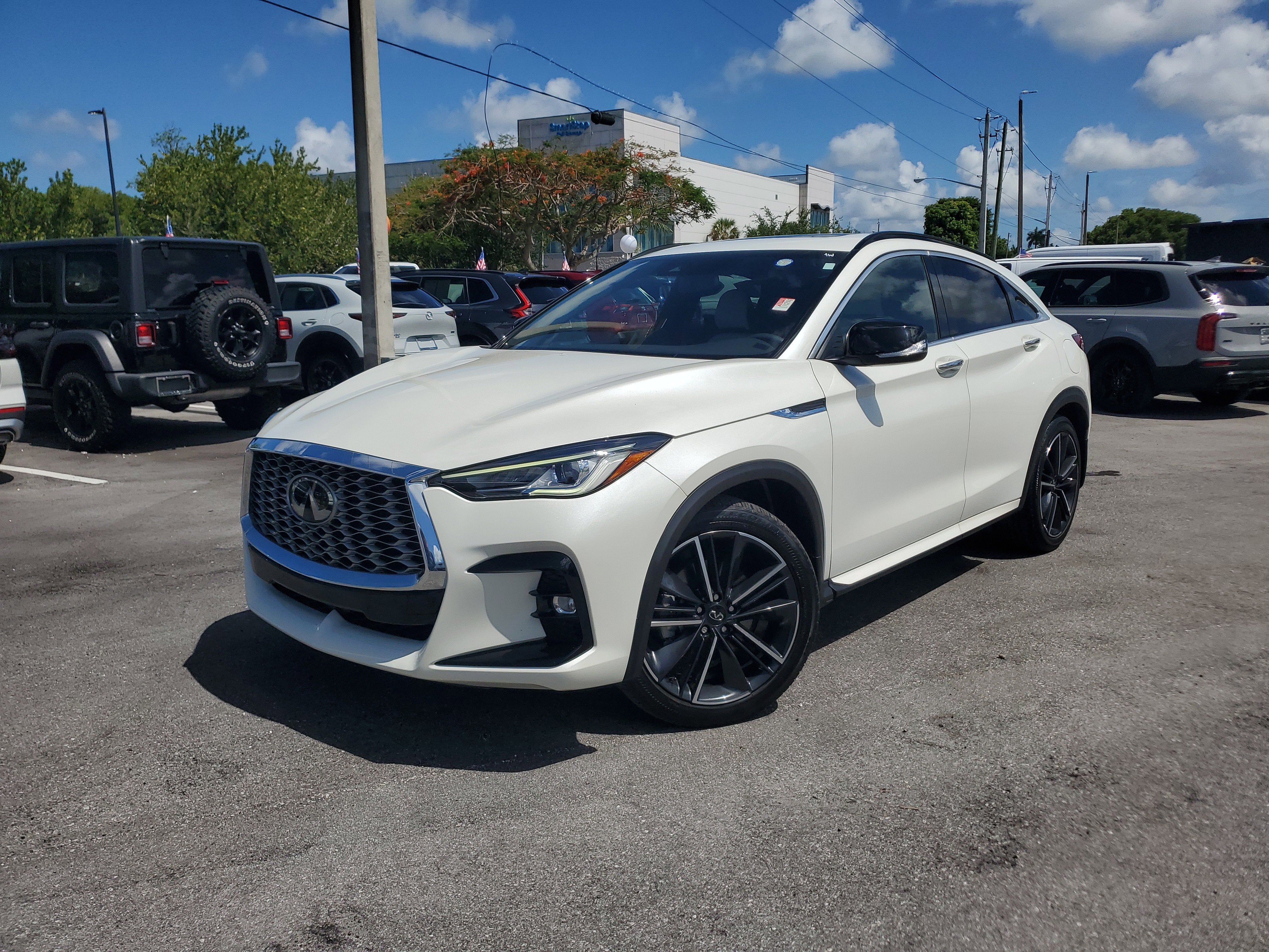 2023 INFINITI QX55 LUXE AWD