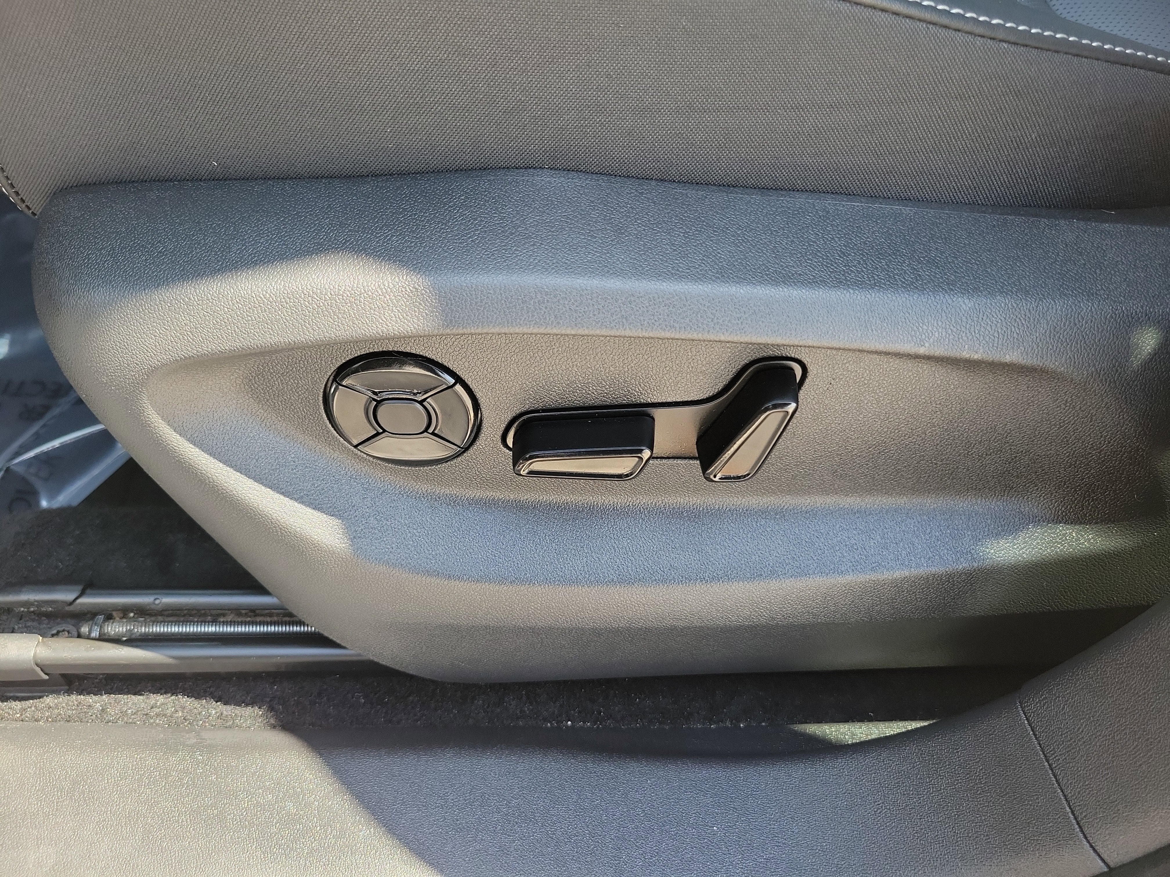 2025 Volkswagen Tiguan SE