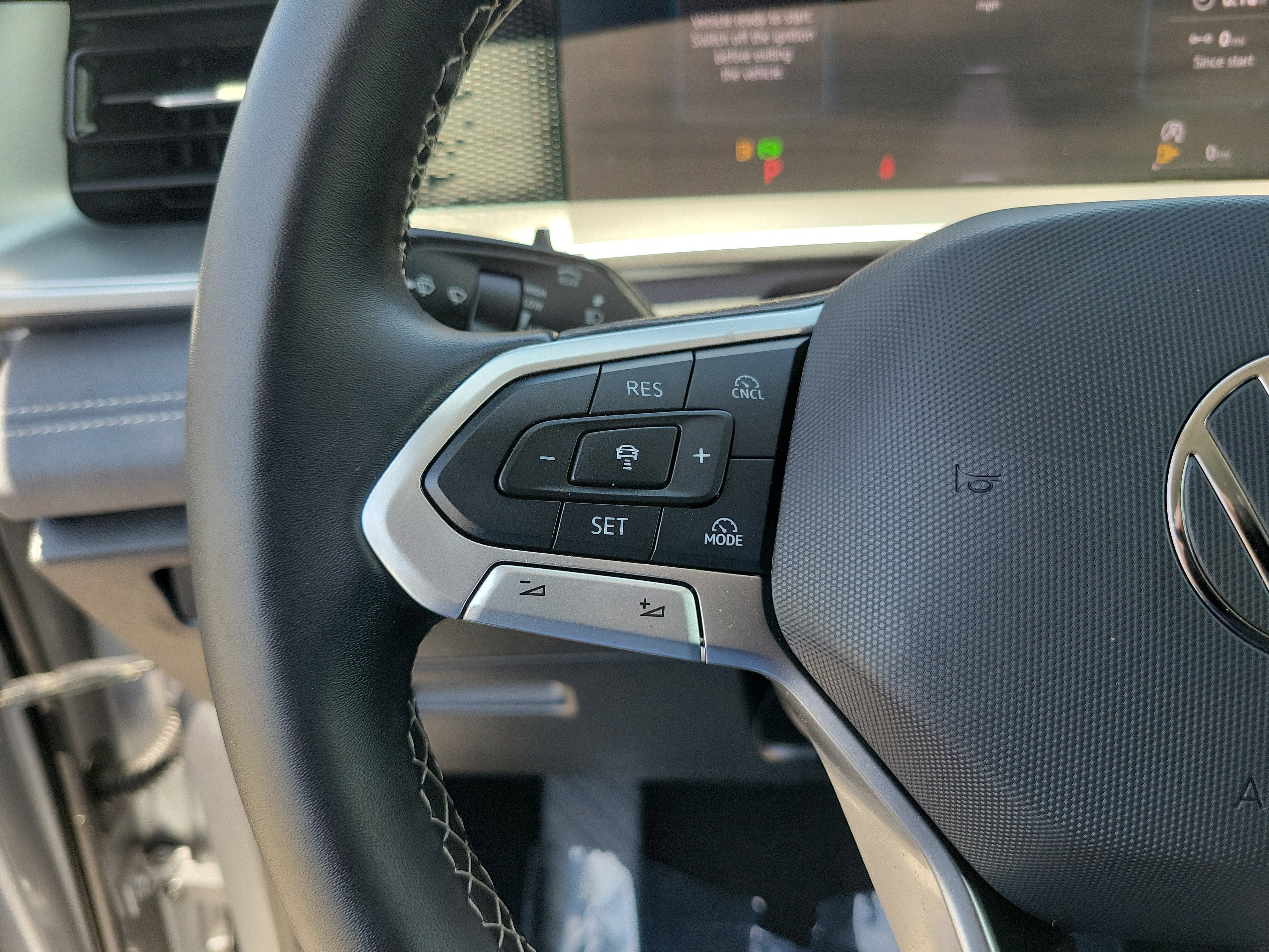 2025 Volkswagen Tiguan SE