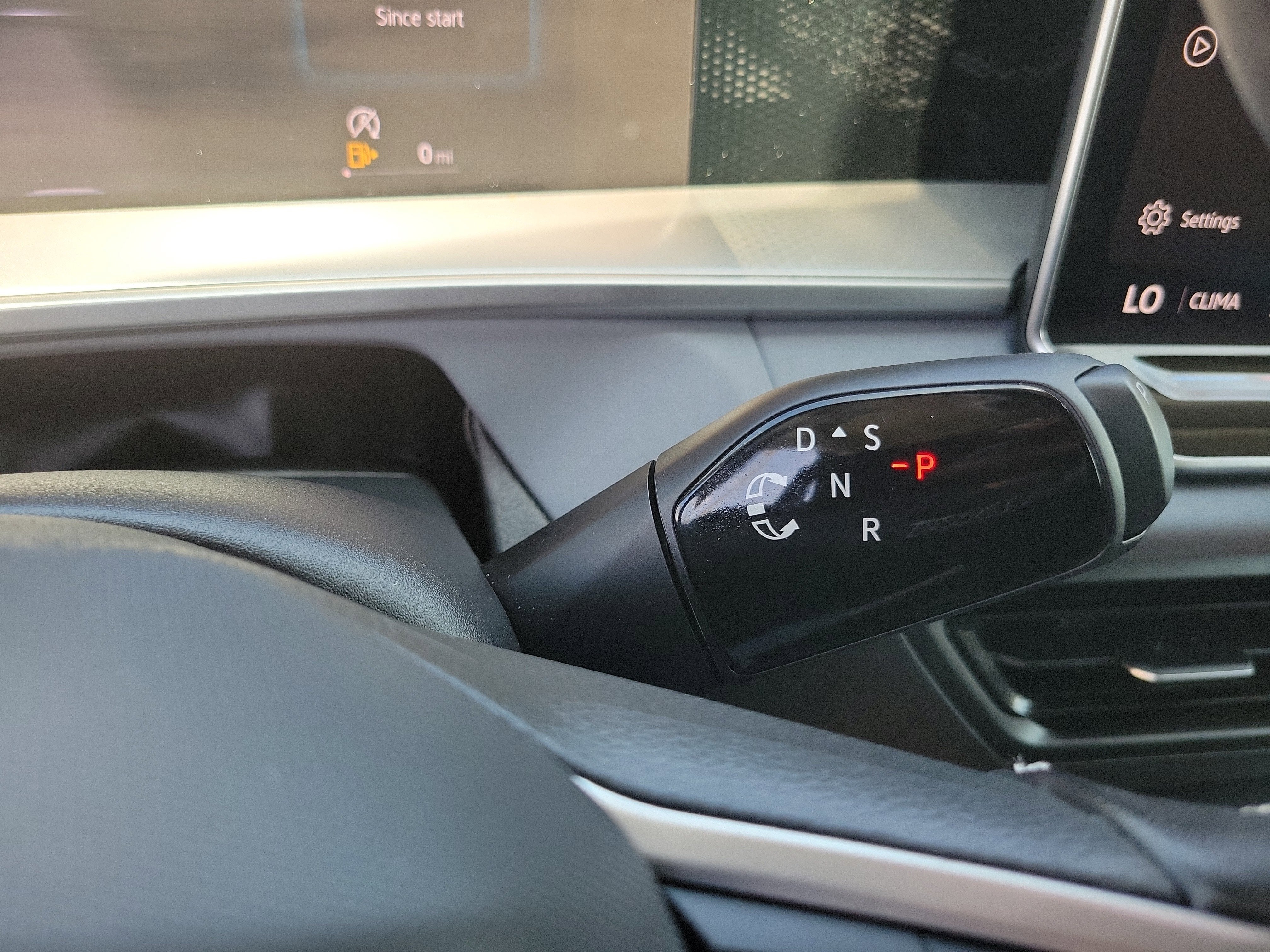 2025 Volkswagen Tiguan SE