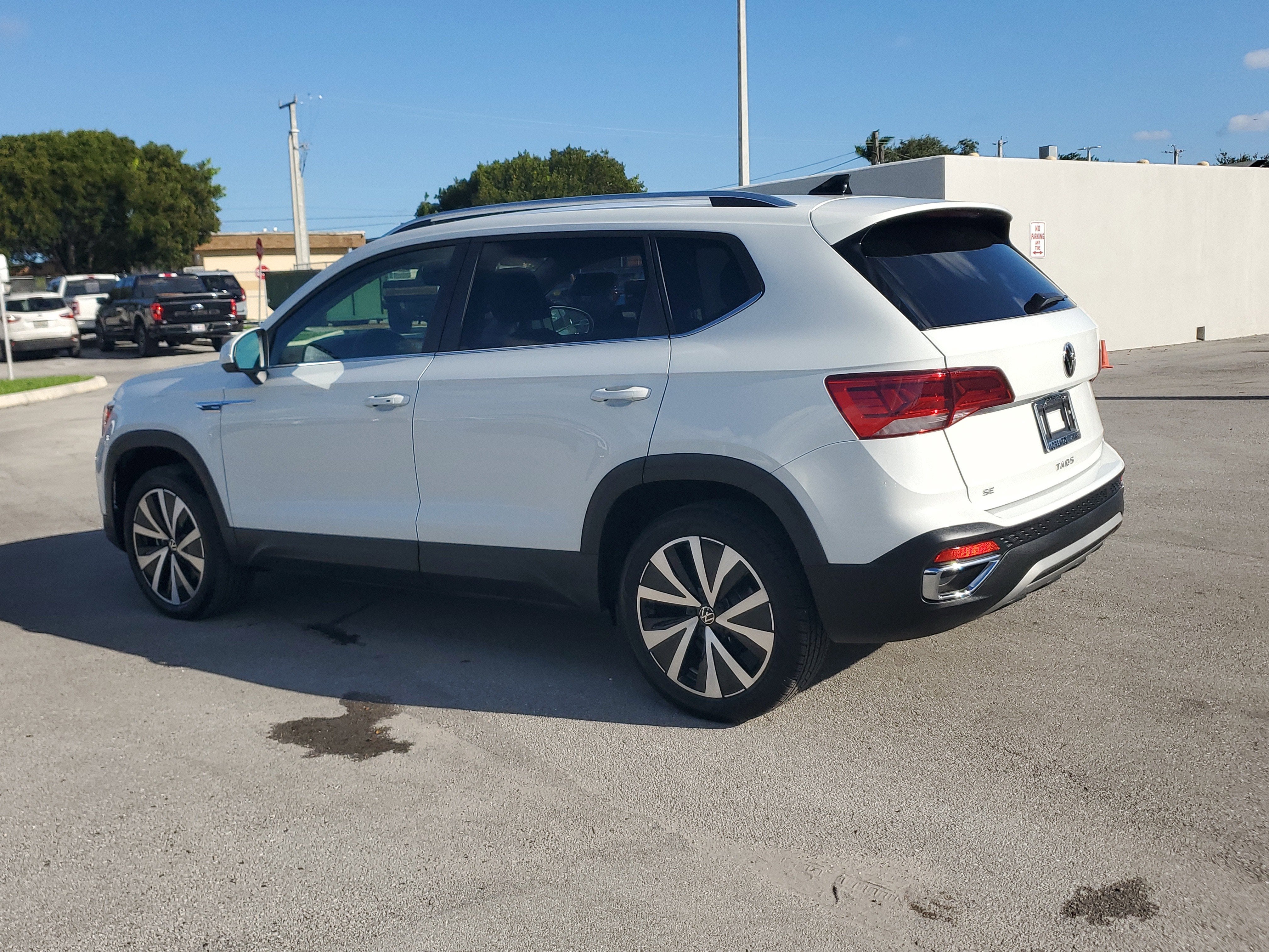 2024 Volkswagen Taos SE
