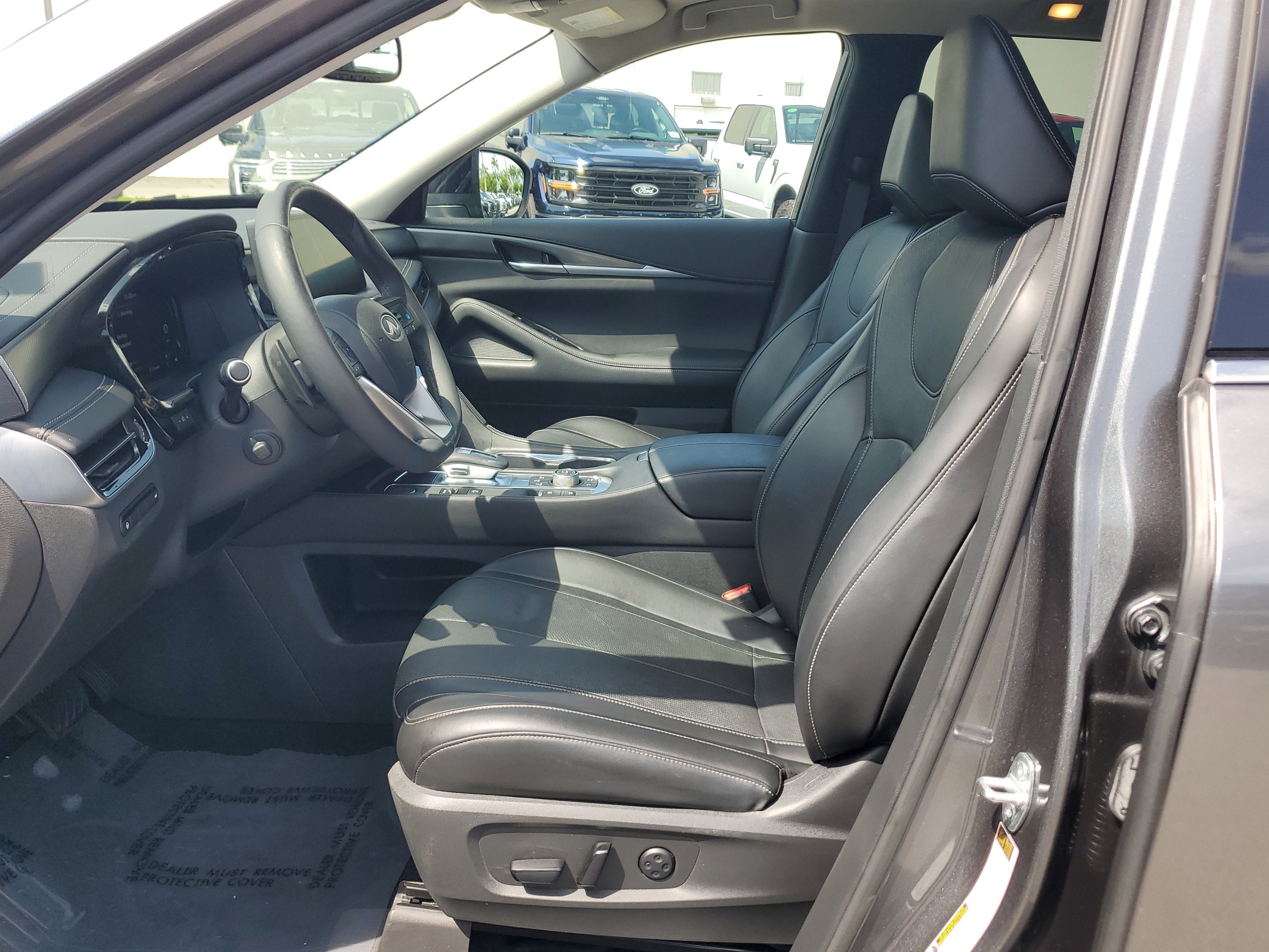 2022 INFINITI QX60 LUXE