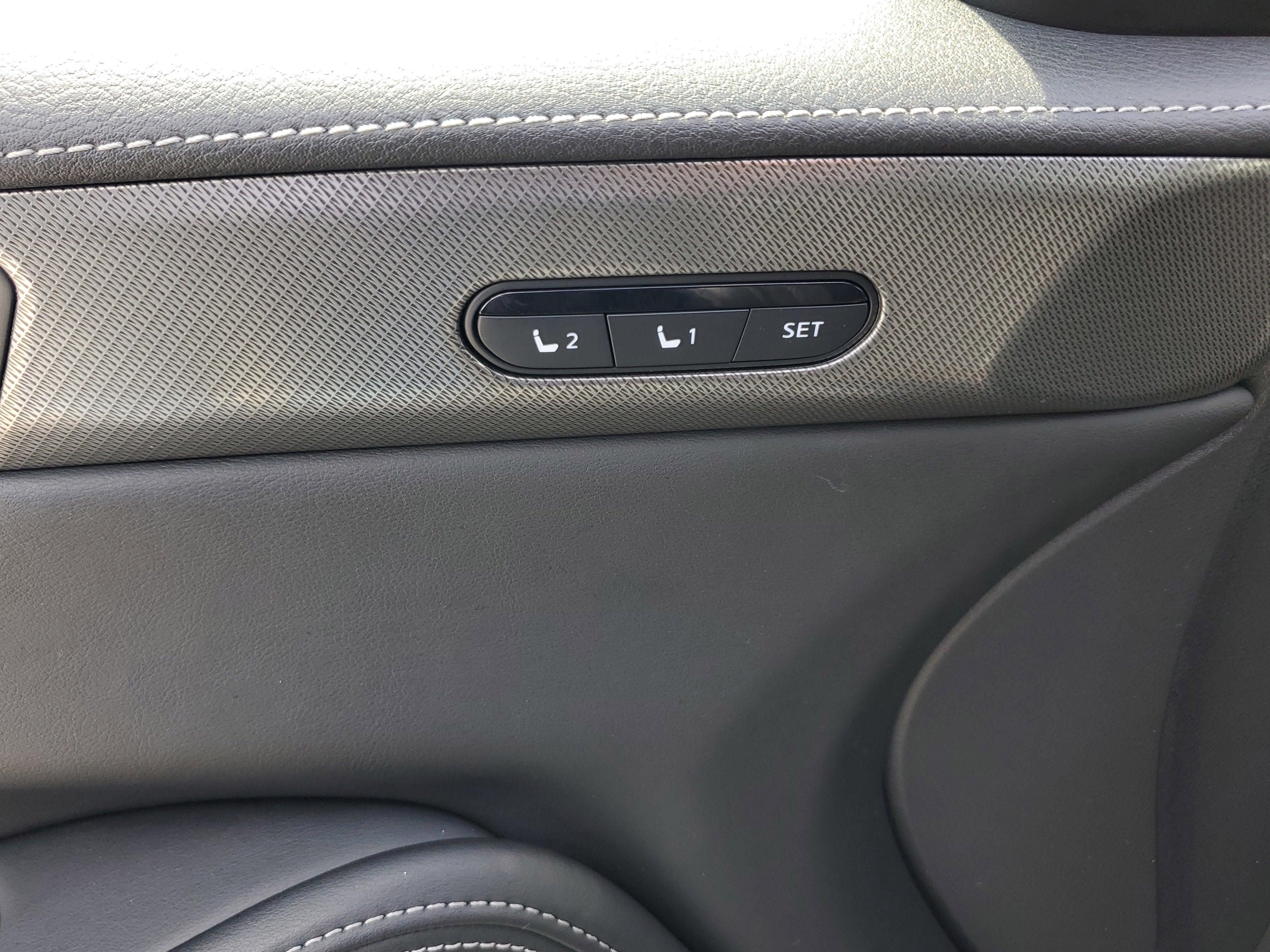 2022 INFINITI QX60 LUXE