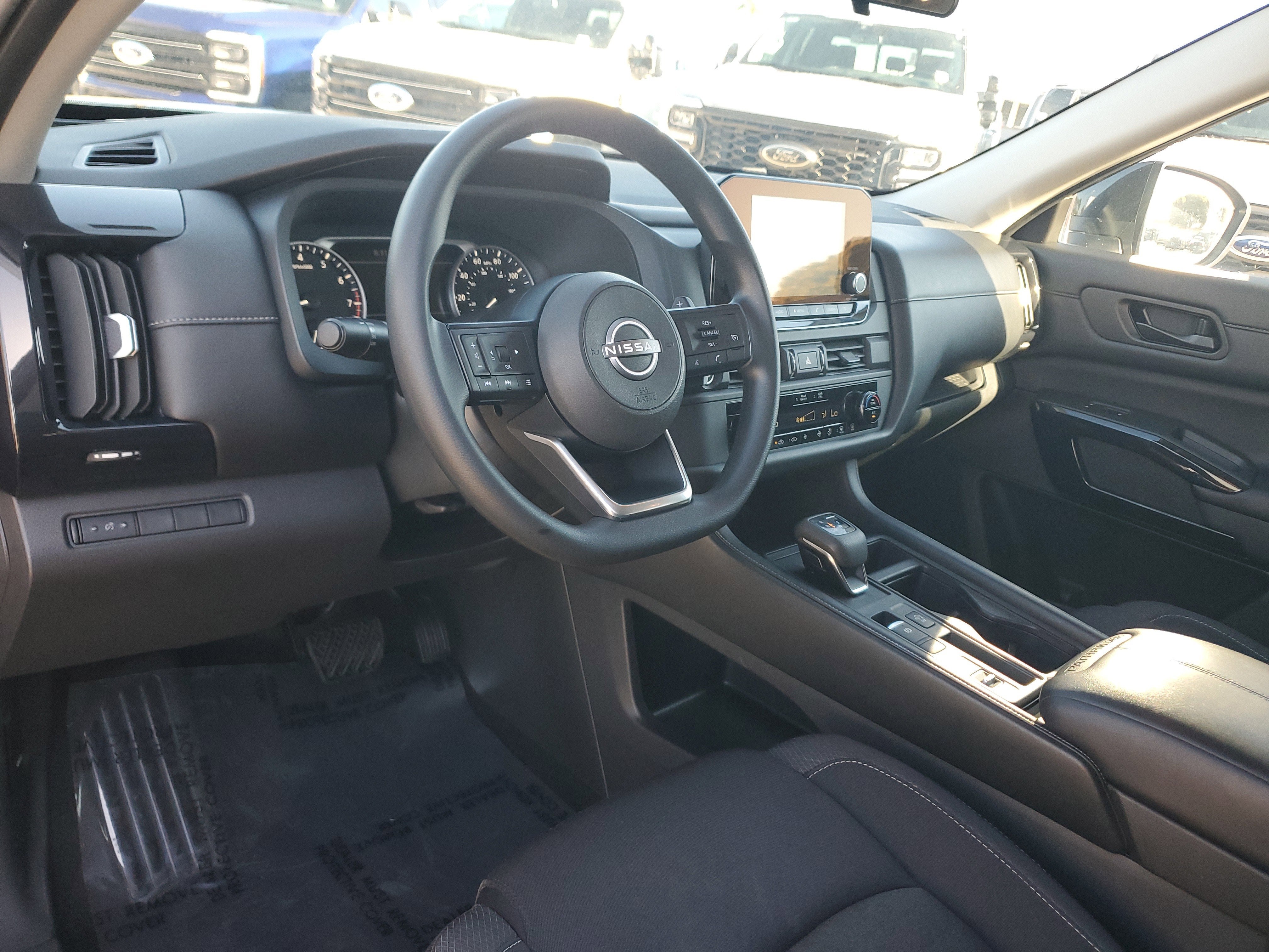 2023 Nissan Pathfinder S