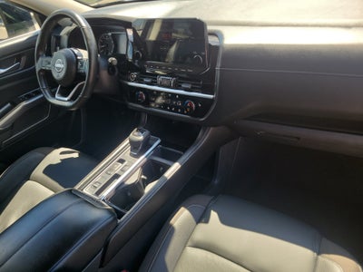 2022 Nissan Pathfinder SL