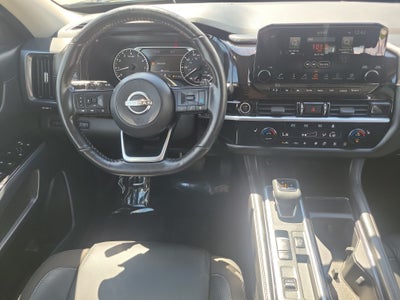 2022 Nissan Pathfinder SL
