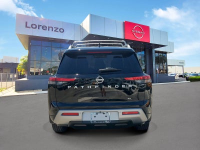 2022 Nissan Pathfinder SL