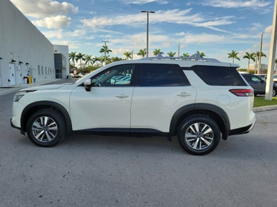 2024 Nissan Pathfinder SL