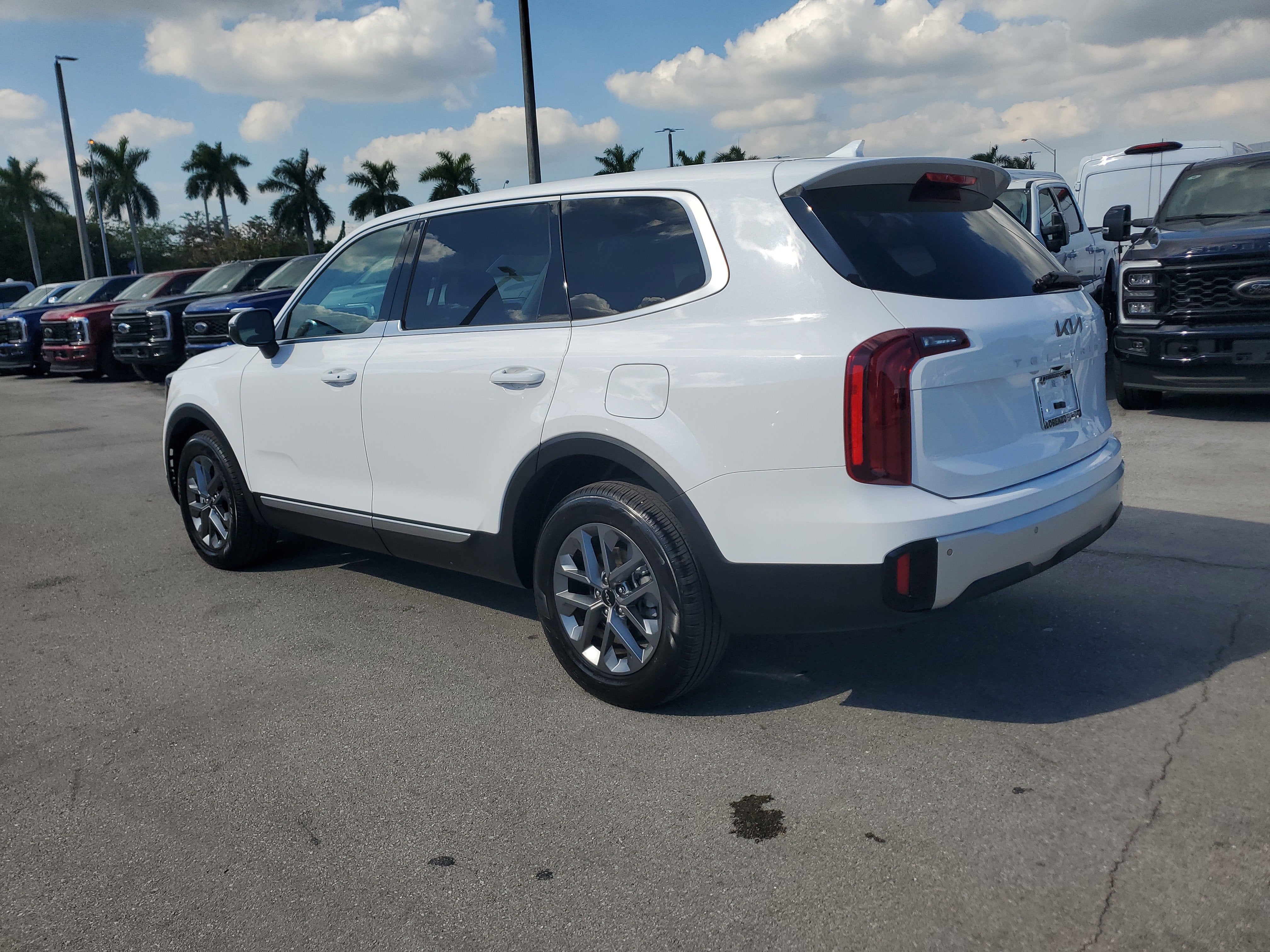2024 Kia Telluride LX