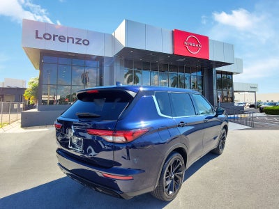 2022 Mitsubishi Outlander SE