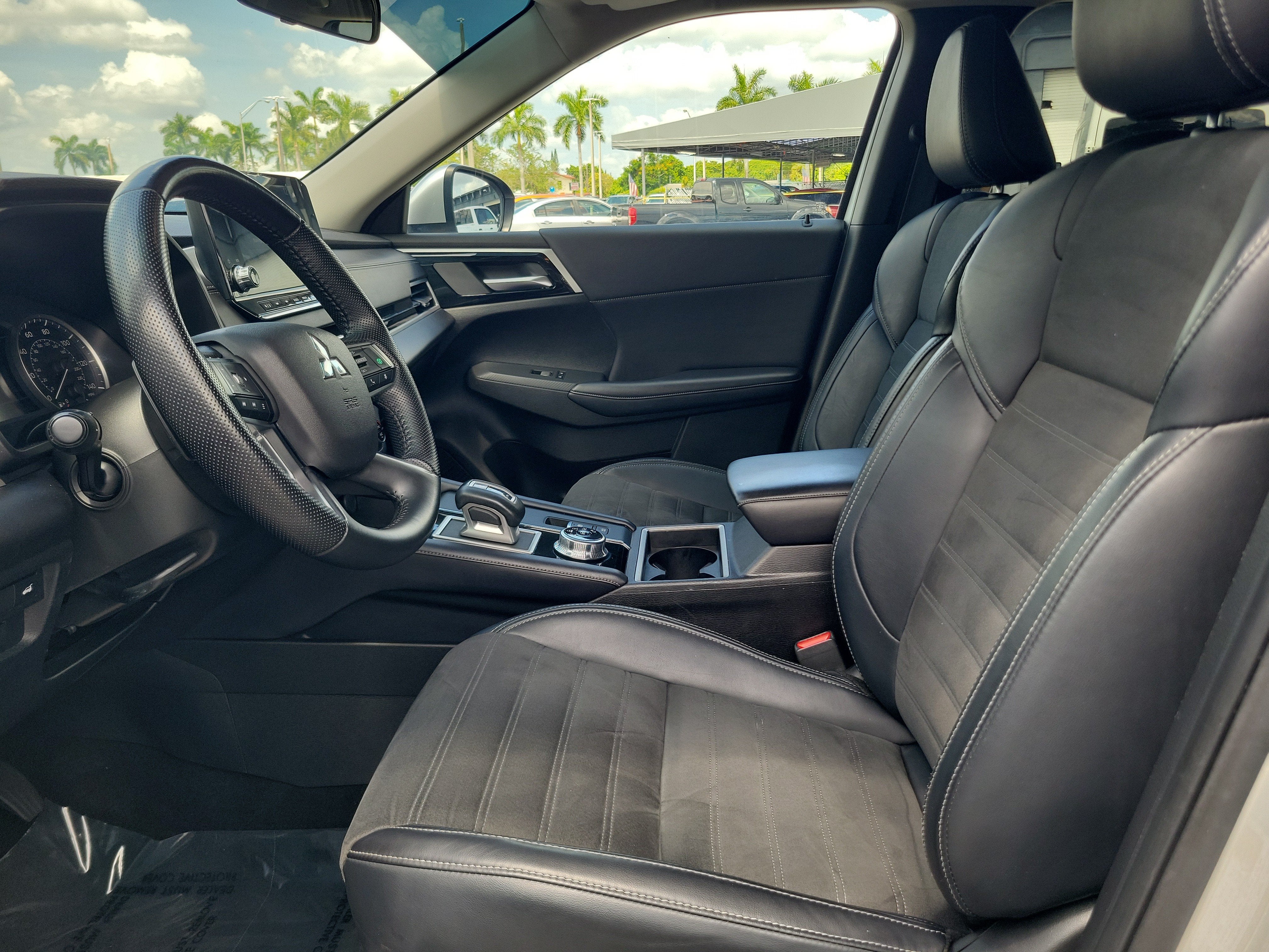 2024 Mitsubishi Outlander SE