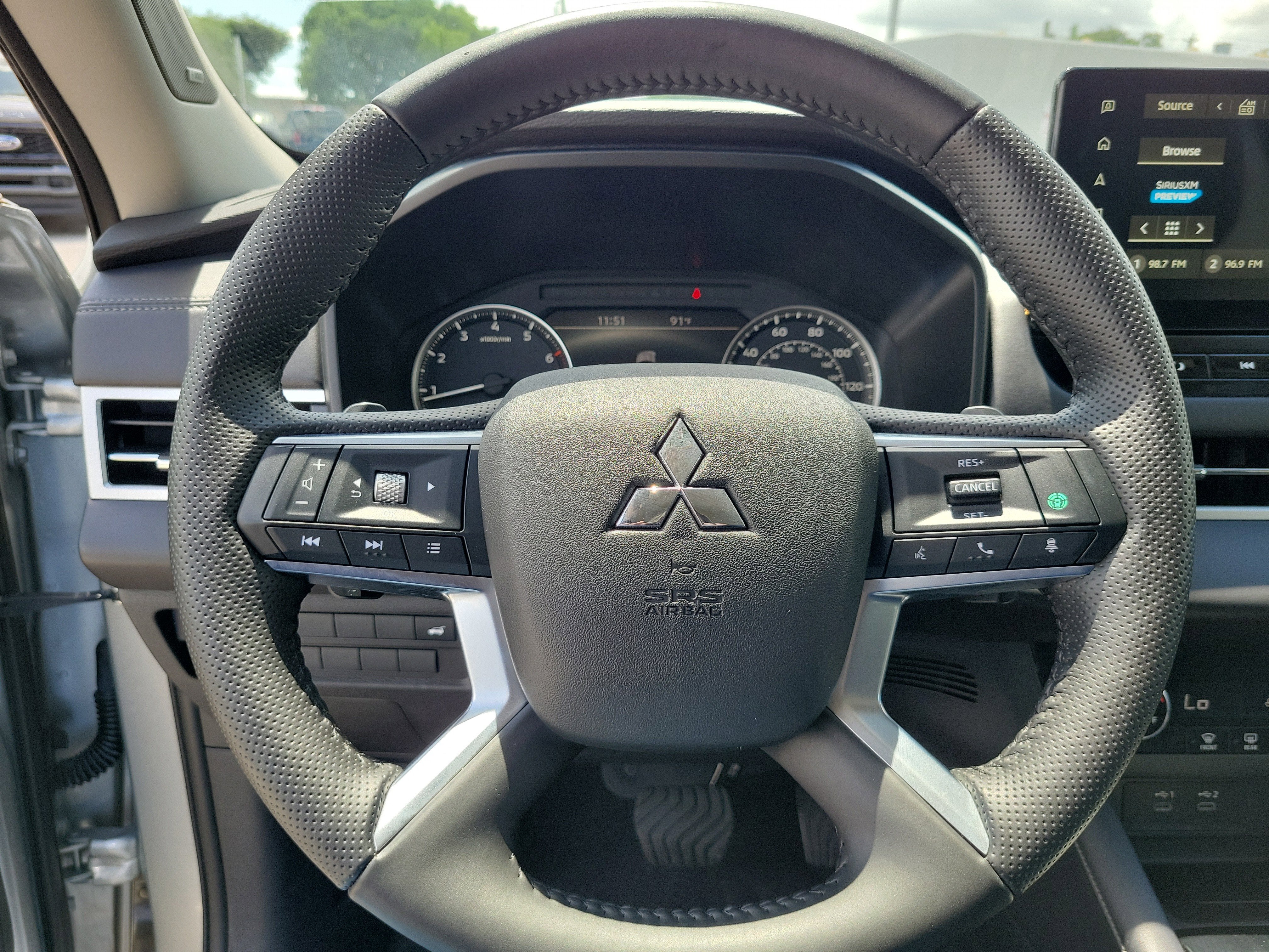 2025 Mitsubishi Outlander SE
