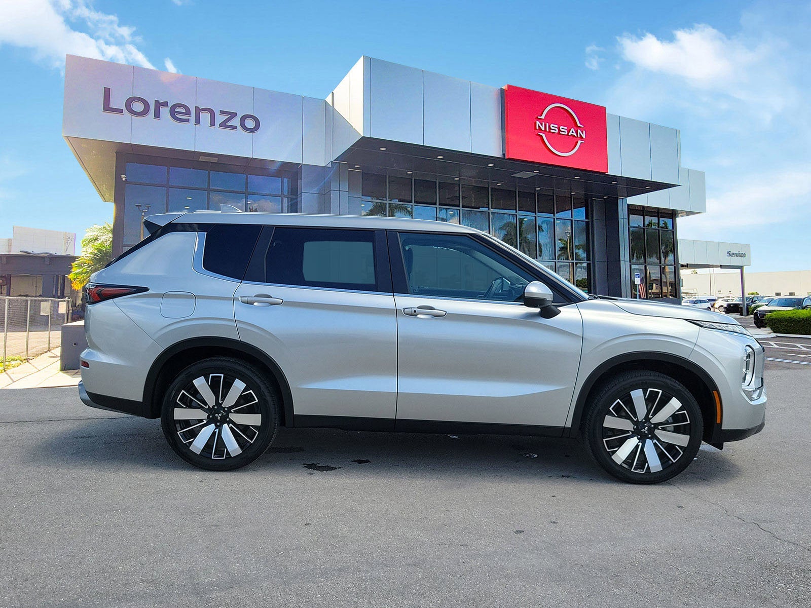 2025 Mitsubishi Outlander SE