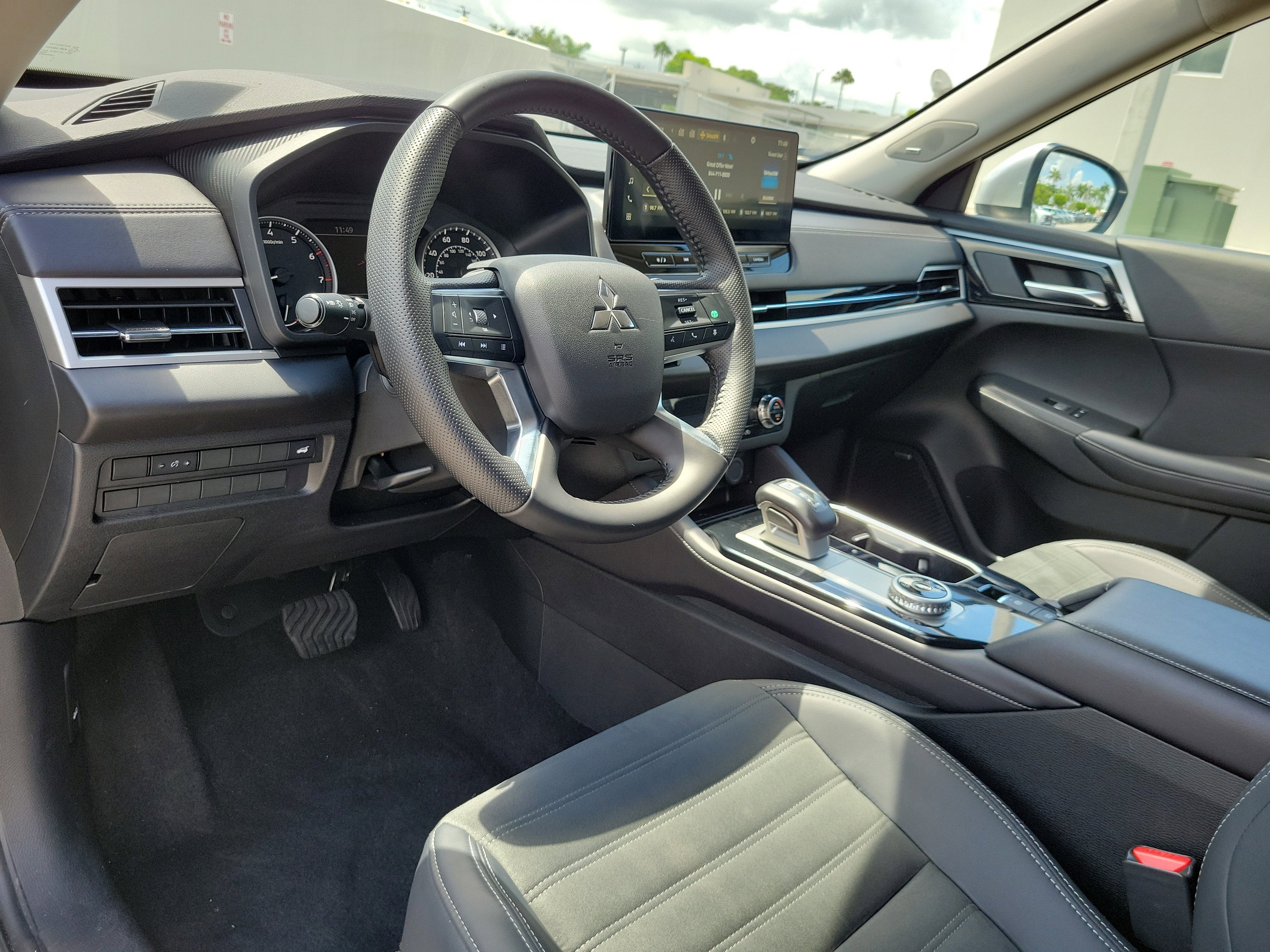 2025 Mitsubishi Outlander SE