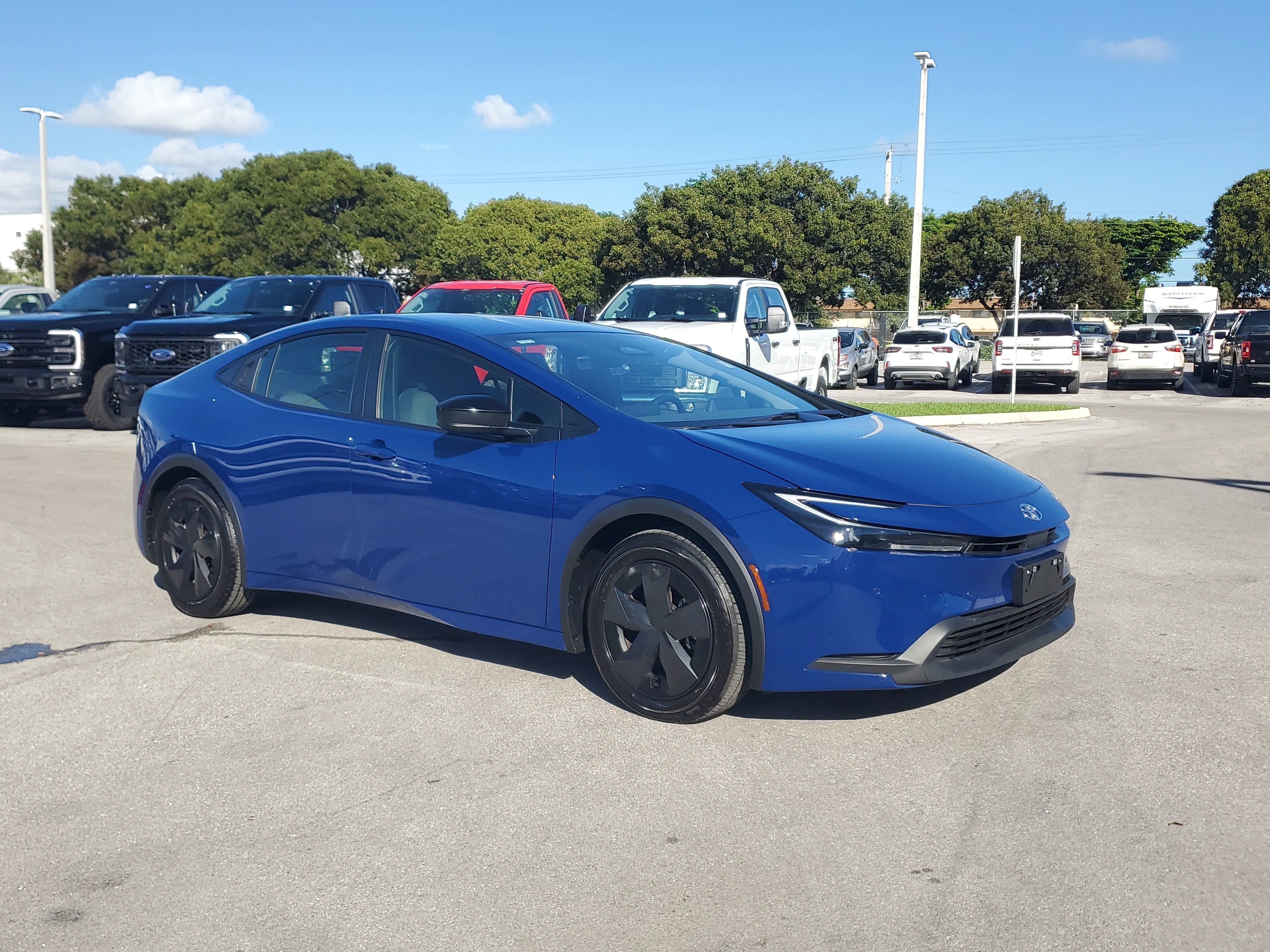 2025 Toyota Prius LE