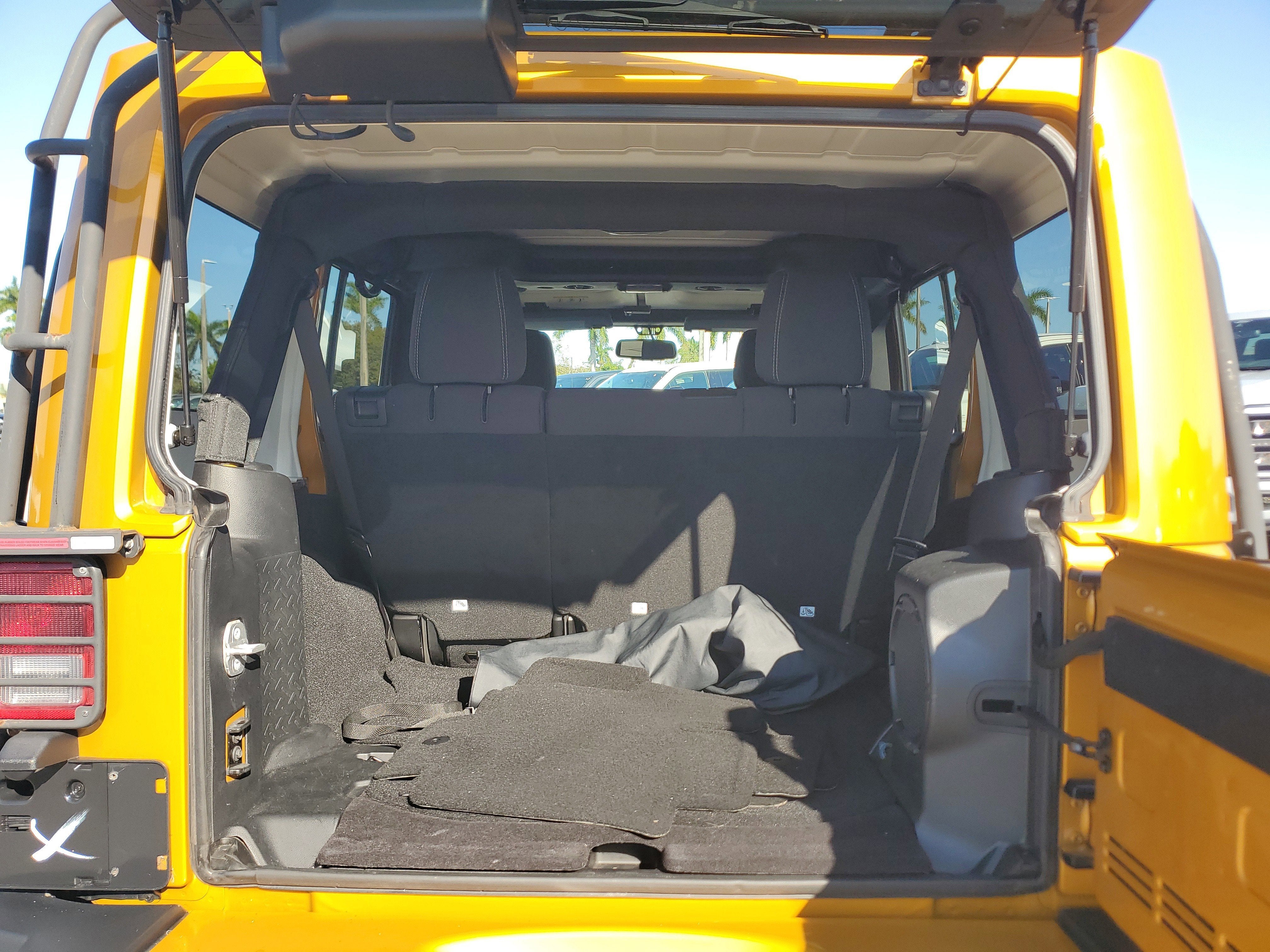 2014 Jeep Wrangler Unlimited Sahara 4WD