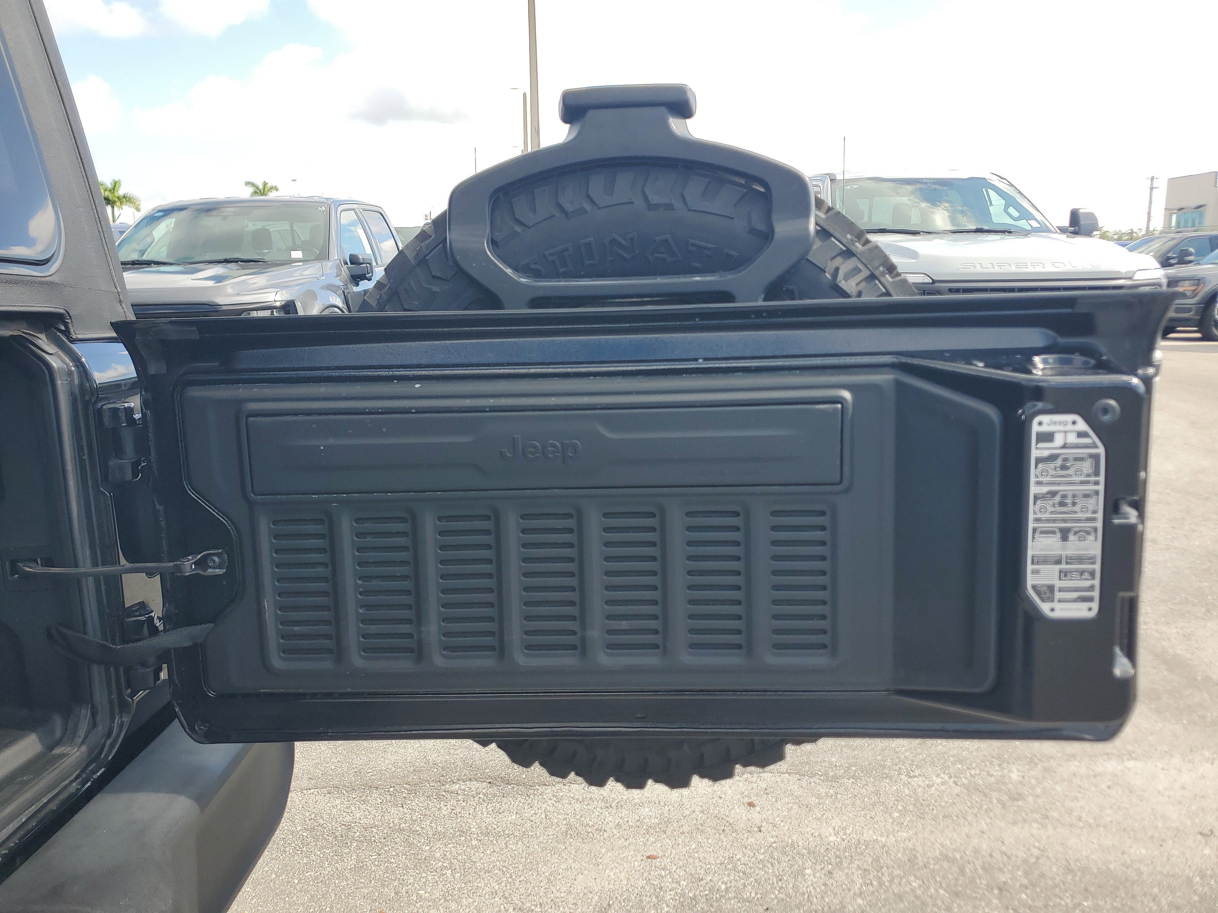 2022 Jeep Wrangler Unlimited Willys 4WD Diesel