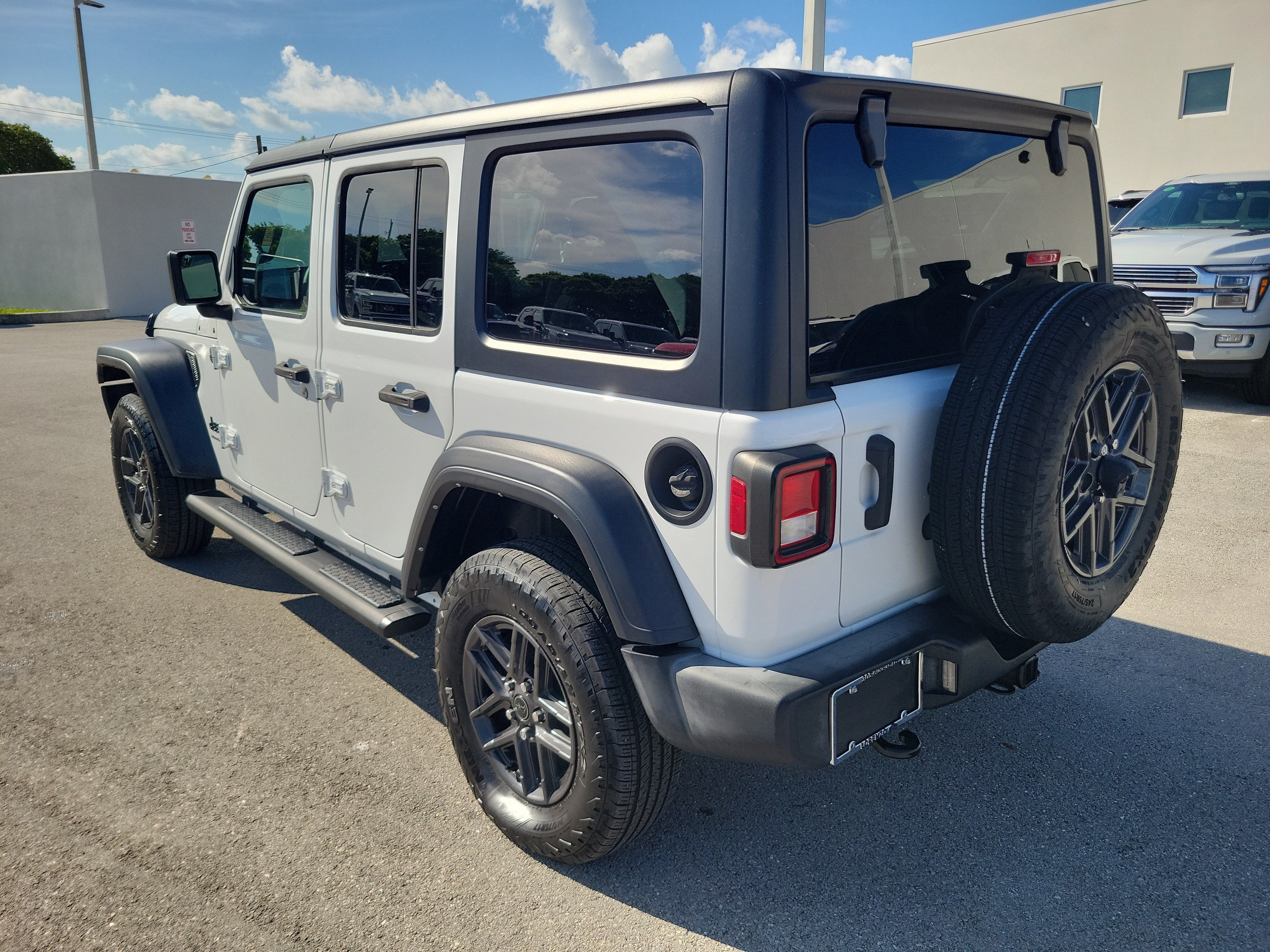 2024 Jeep Wrangler Sport S 4WD