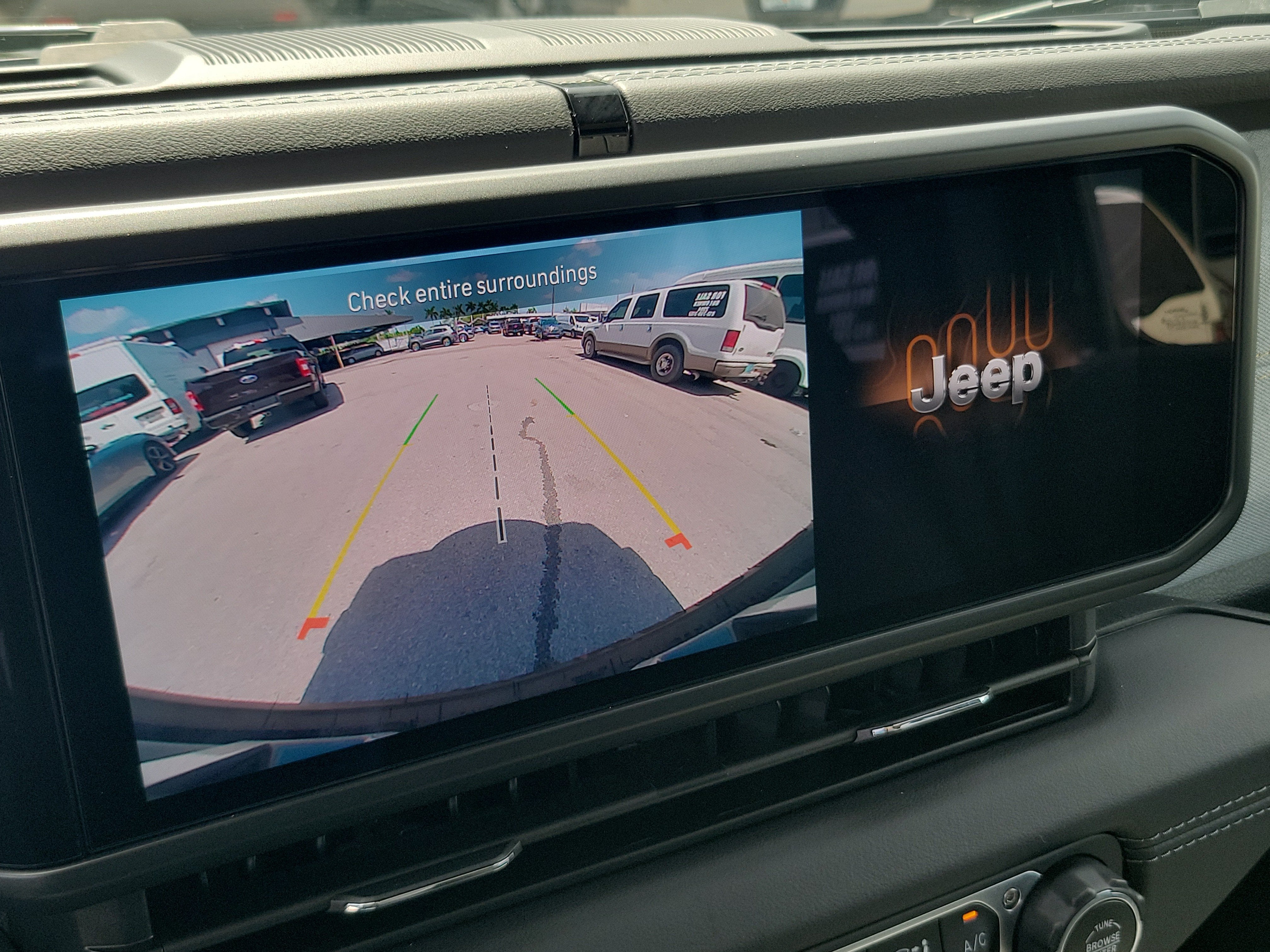 2025 Jeep Wrangler Sahara 4WD