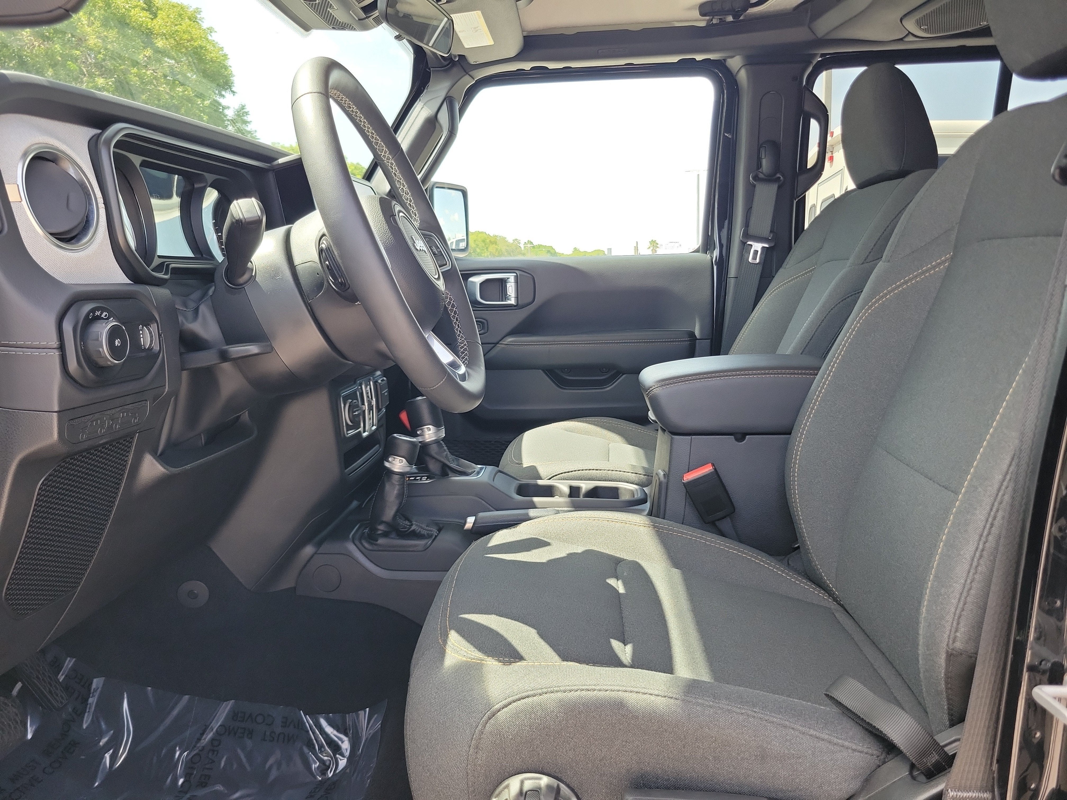 2025 Jeep Wrangler Sahara 4WD