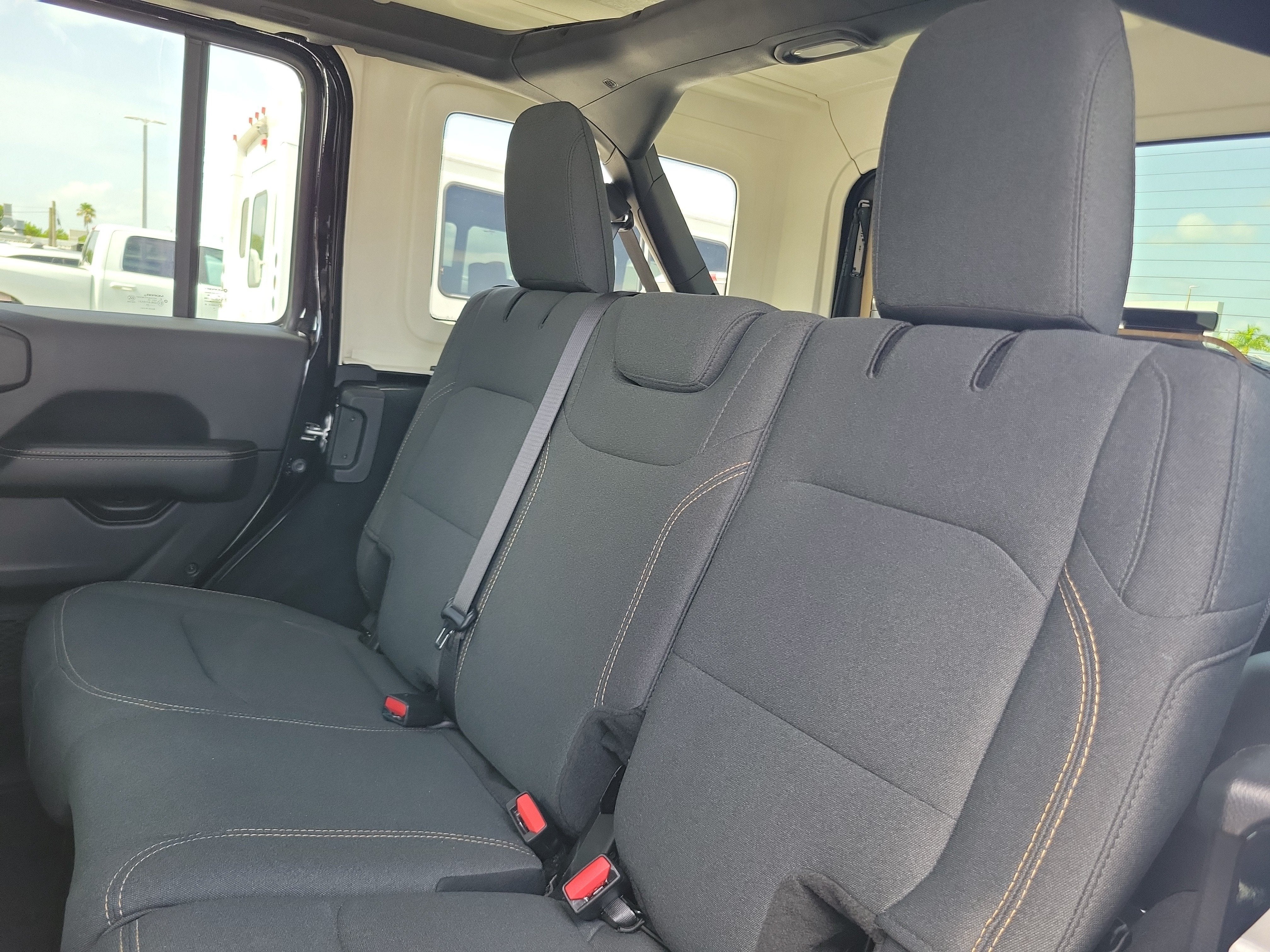 2025 Jeep Wrangler Sahara 4WD