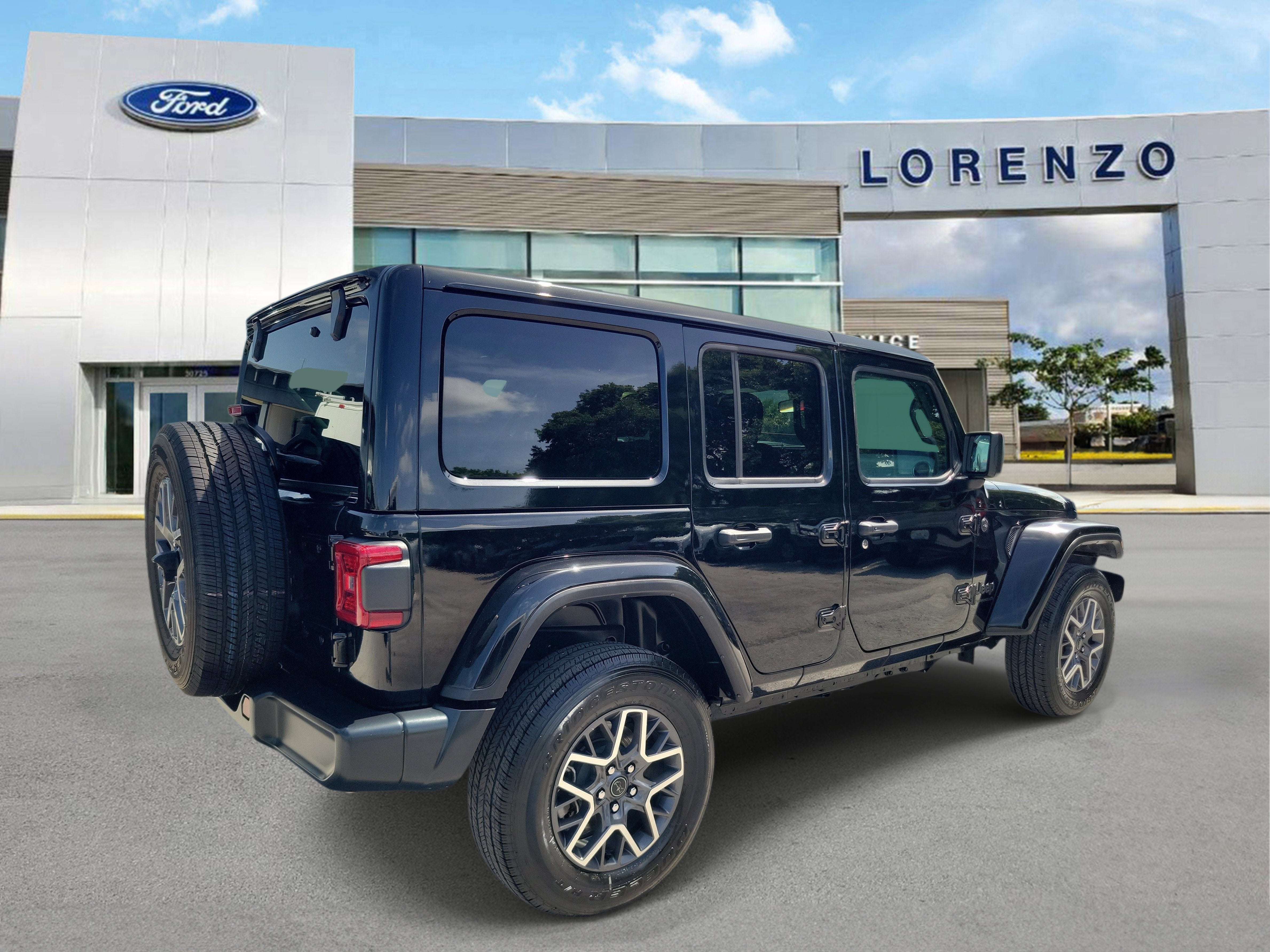 2025 Jeep Wrangler Sahara 4WD