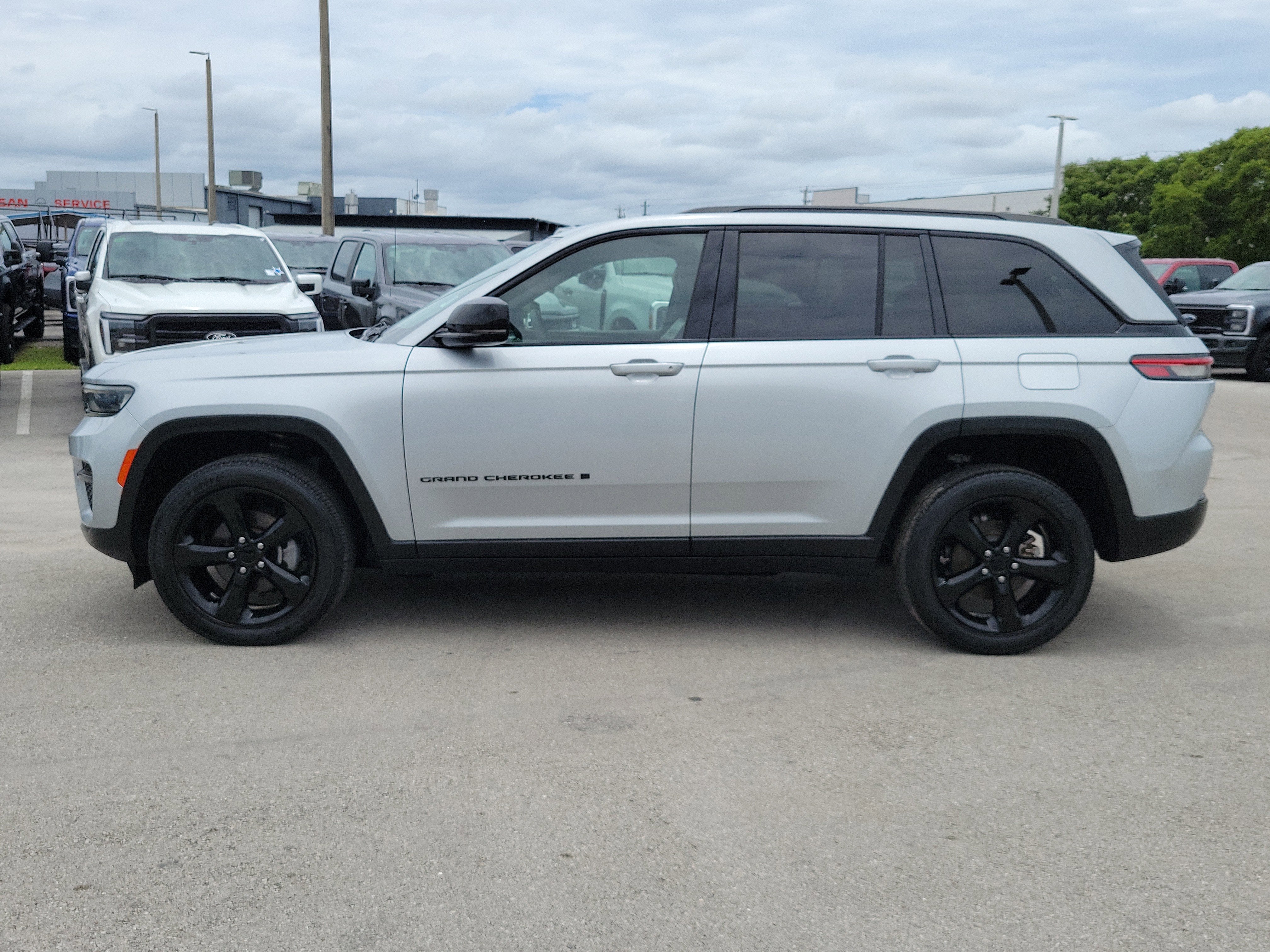 2023 Jeep Grand Cherokee Altitude X 4WD