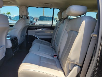 2023 Jeep Wagoneer Base