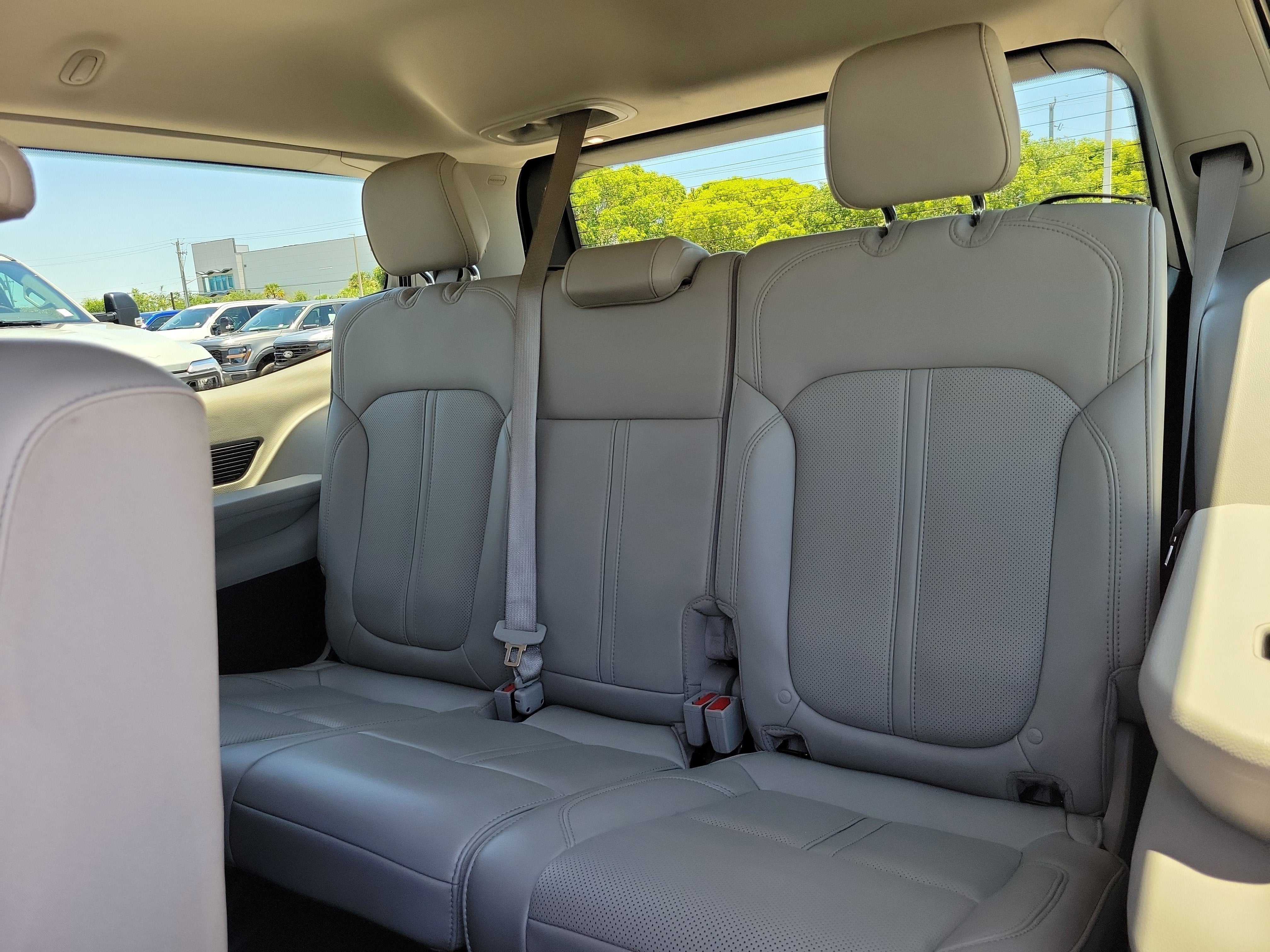 2023 Jeep Wagoneer Base