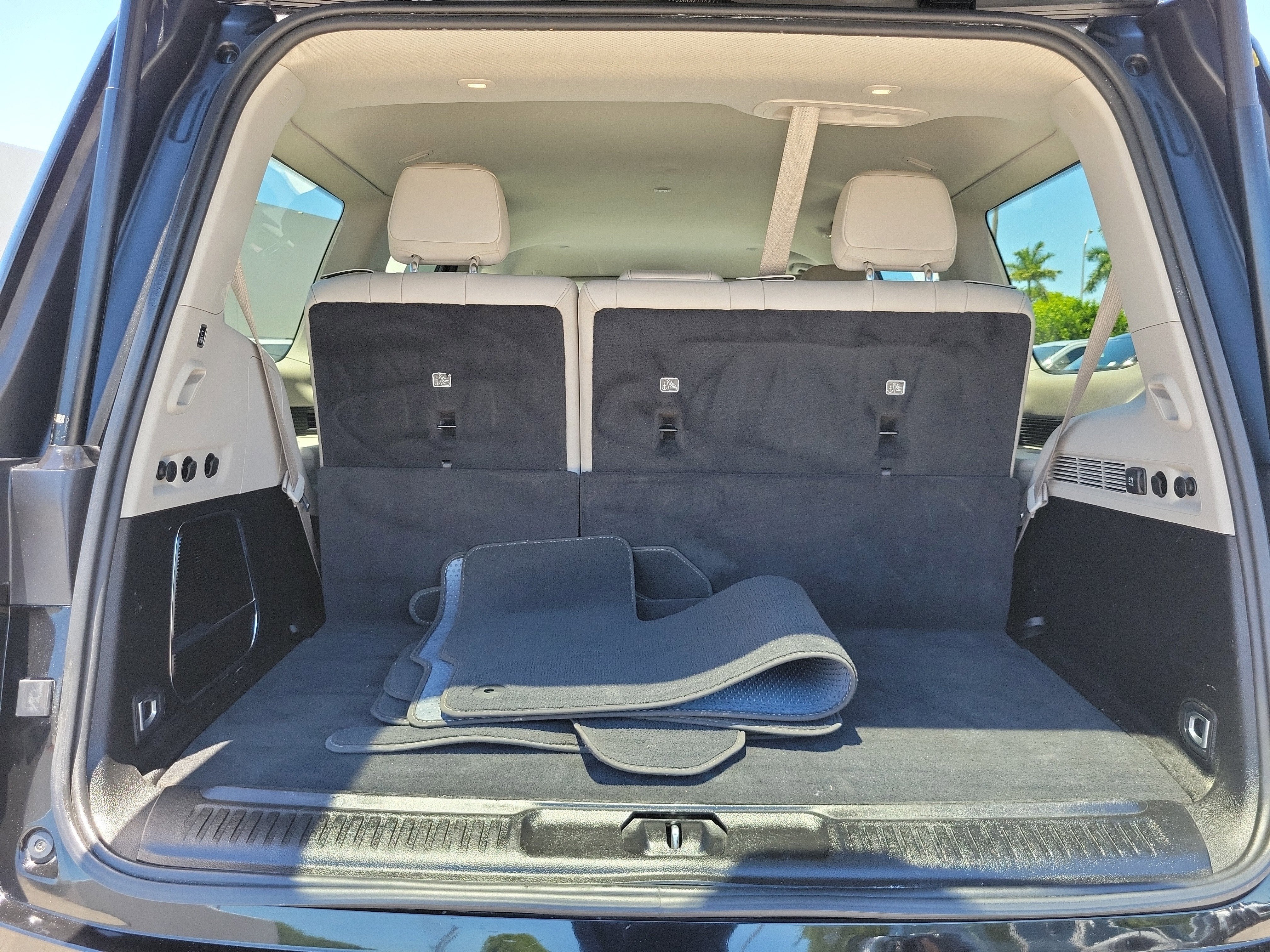 2023 Jeep Wagoneer Base