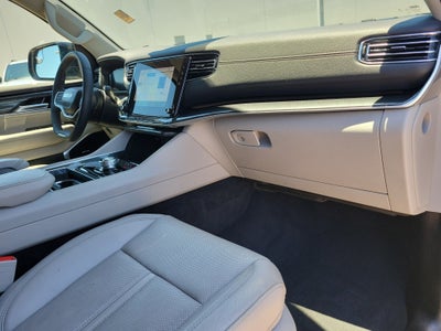 2023 Jeep Wagoneer Base