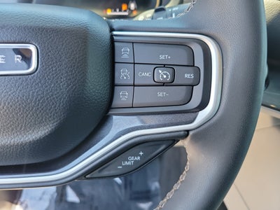 2023 Jeep Wagoneer Base