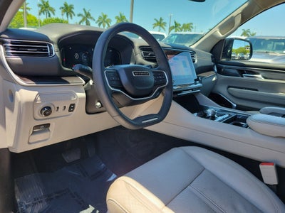 2023 Jeep Wagoneer Base
