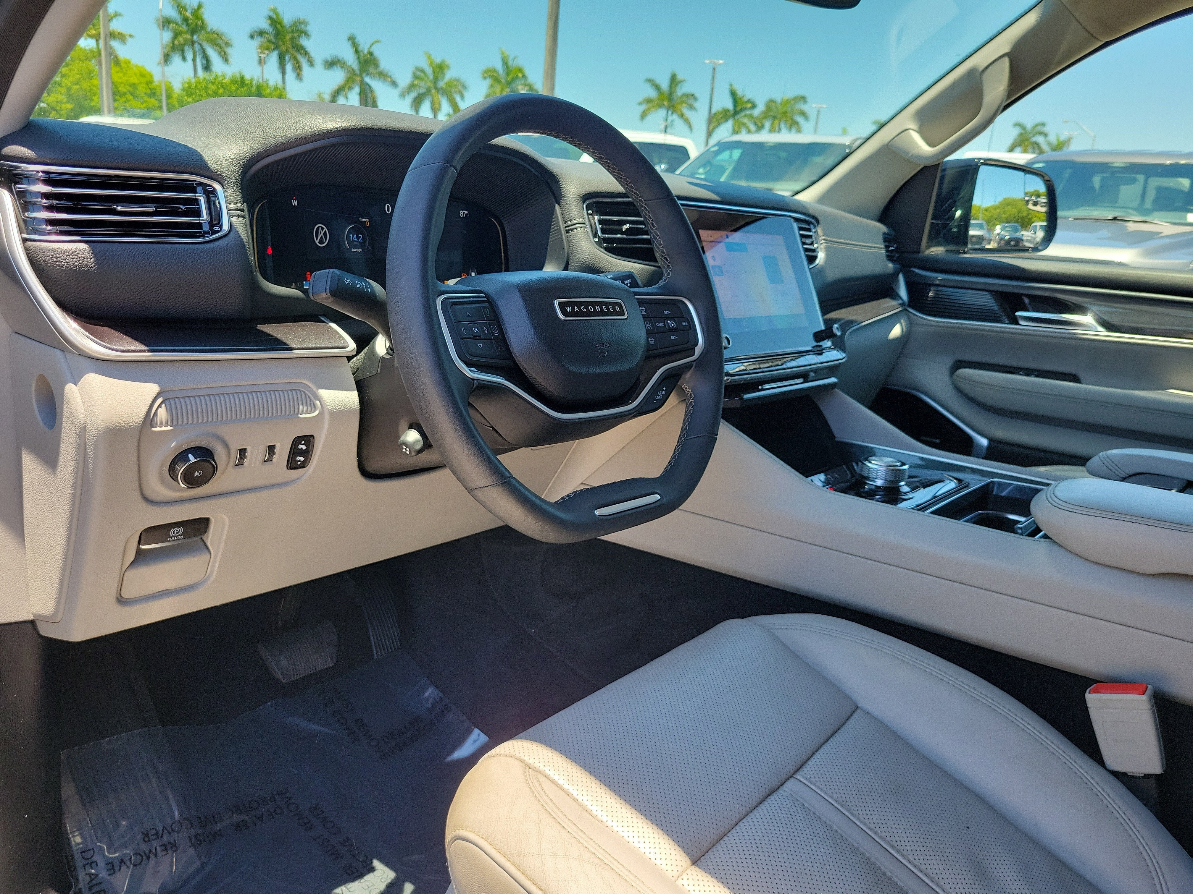 2023 Jeep Wagoneer Base
