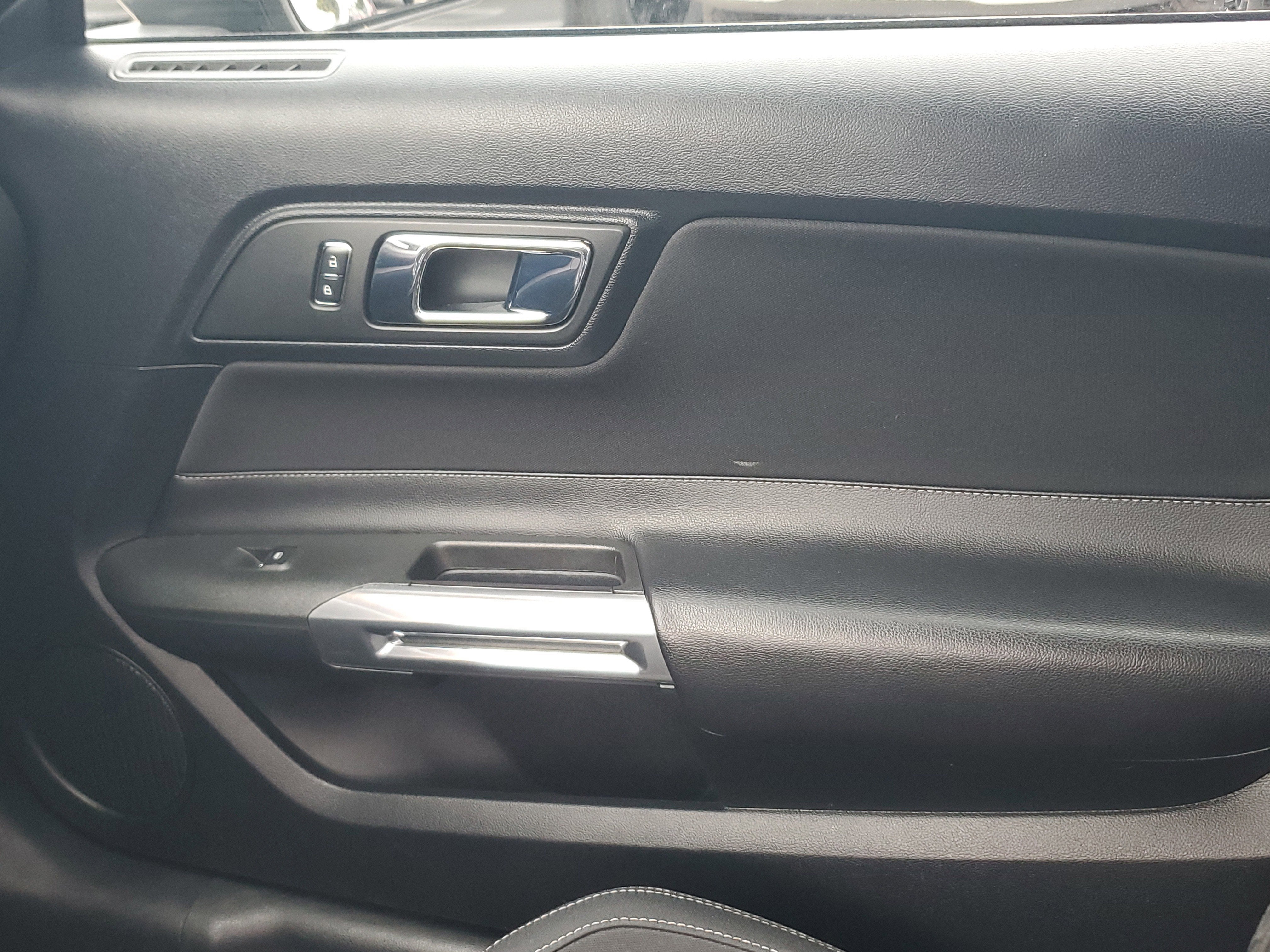 2015 Ford Mustang V6