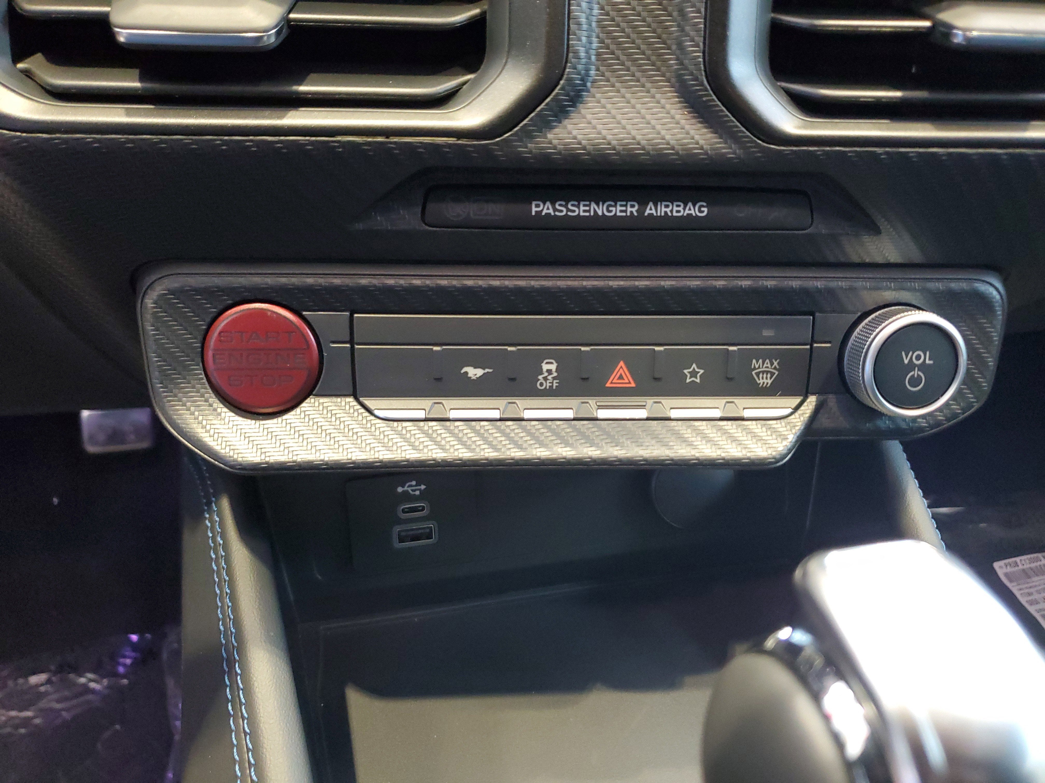 2025 Ford Mustang Dark Horse