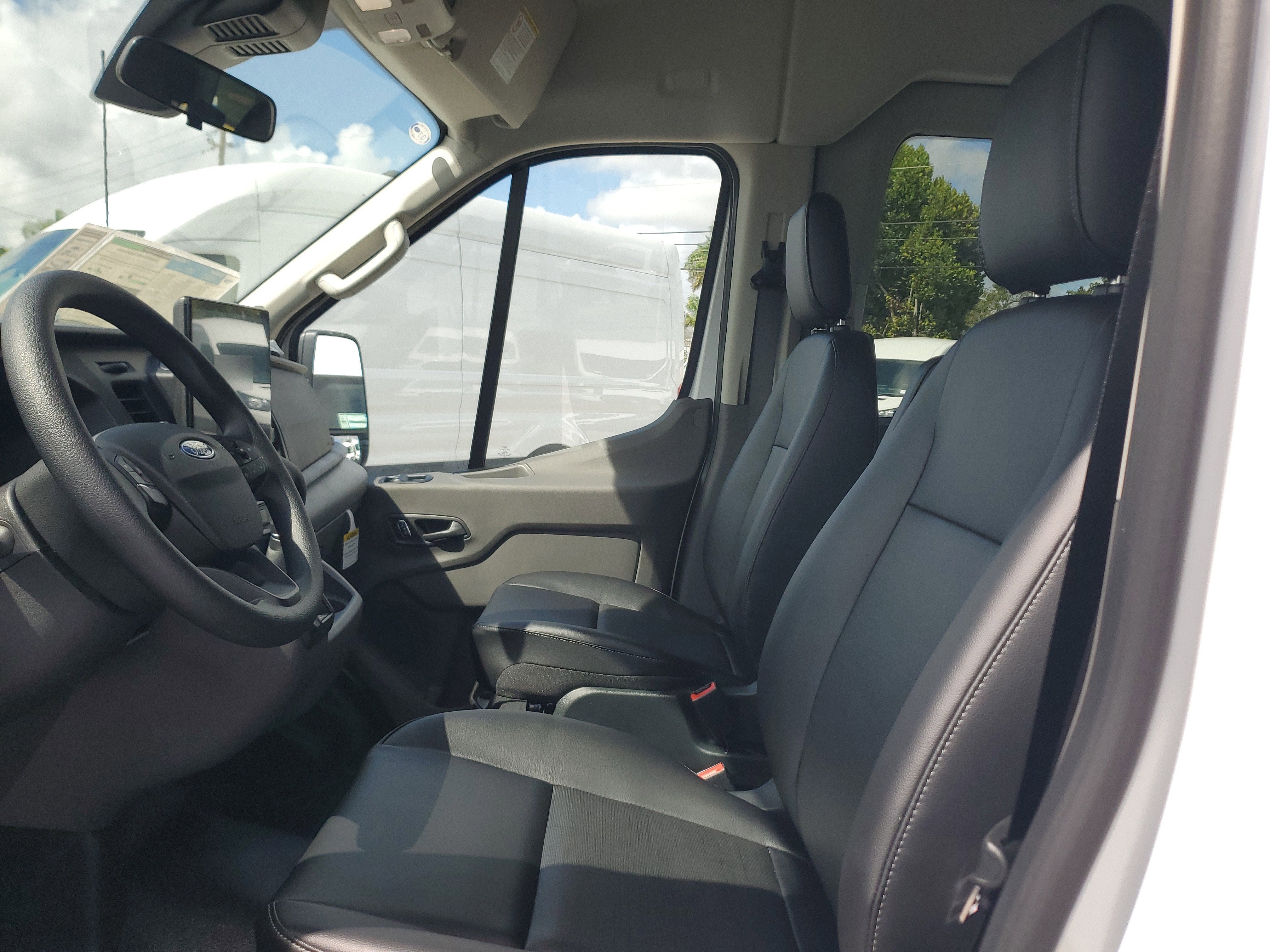 2026 Ford Transit Passenger Wagon XL
