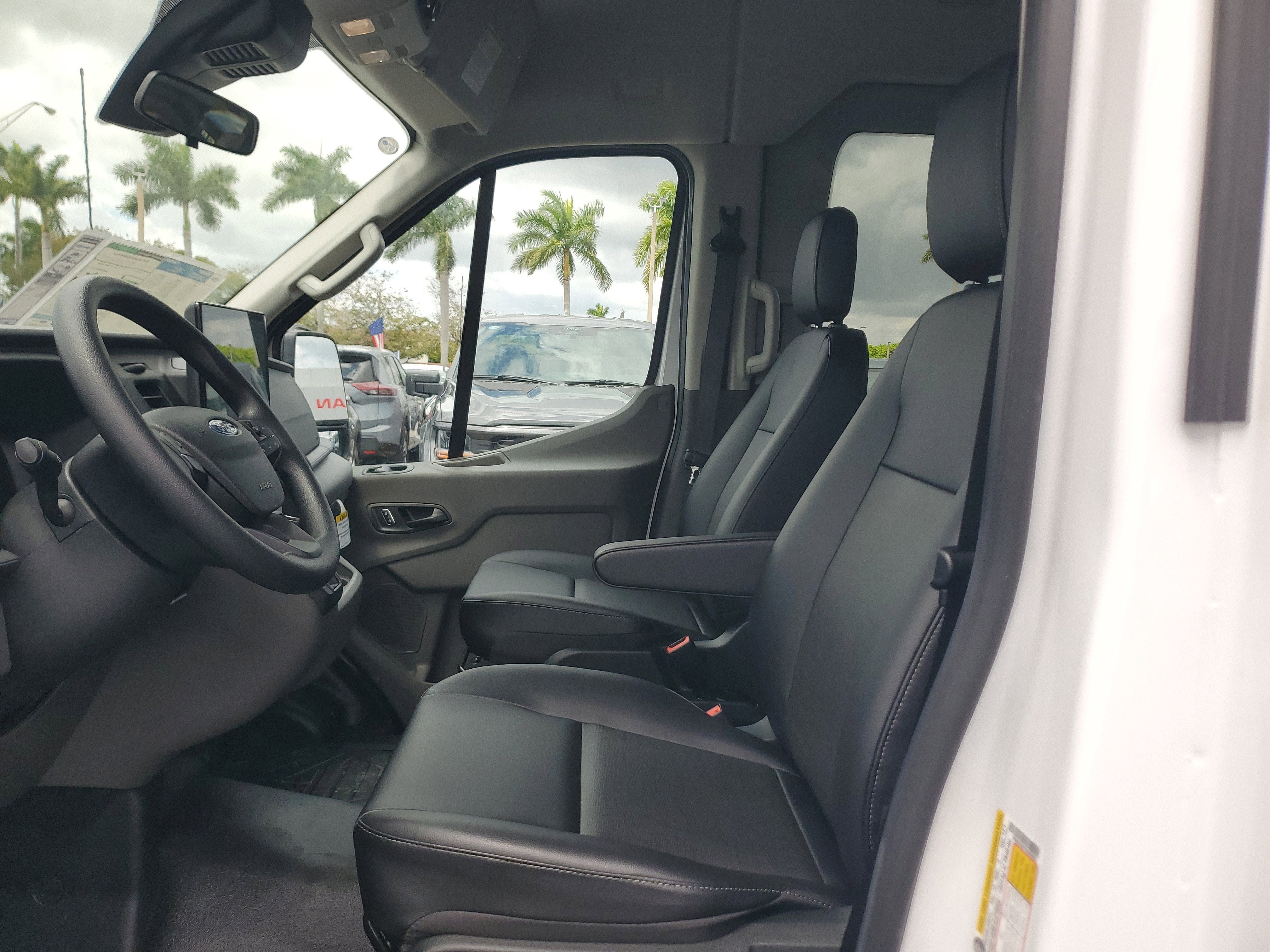 2026 Ford Transit Passenger Wagon XL
