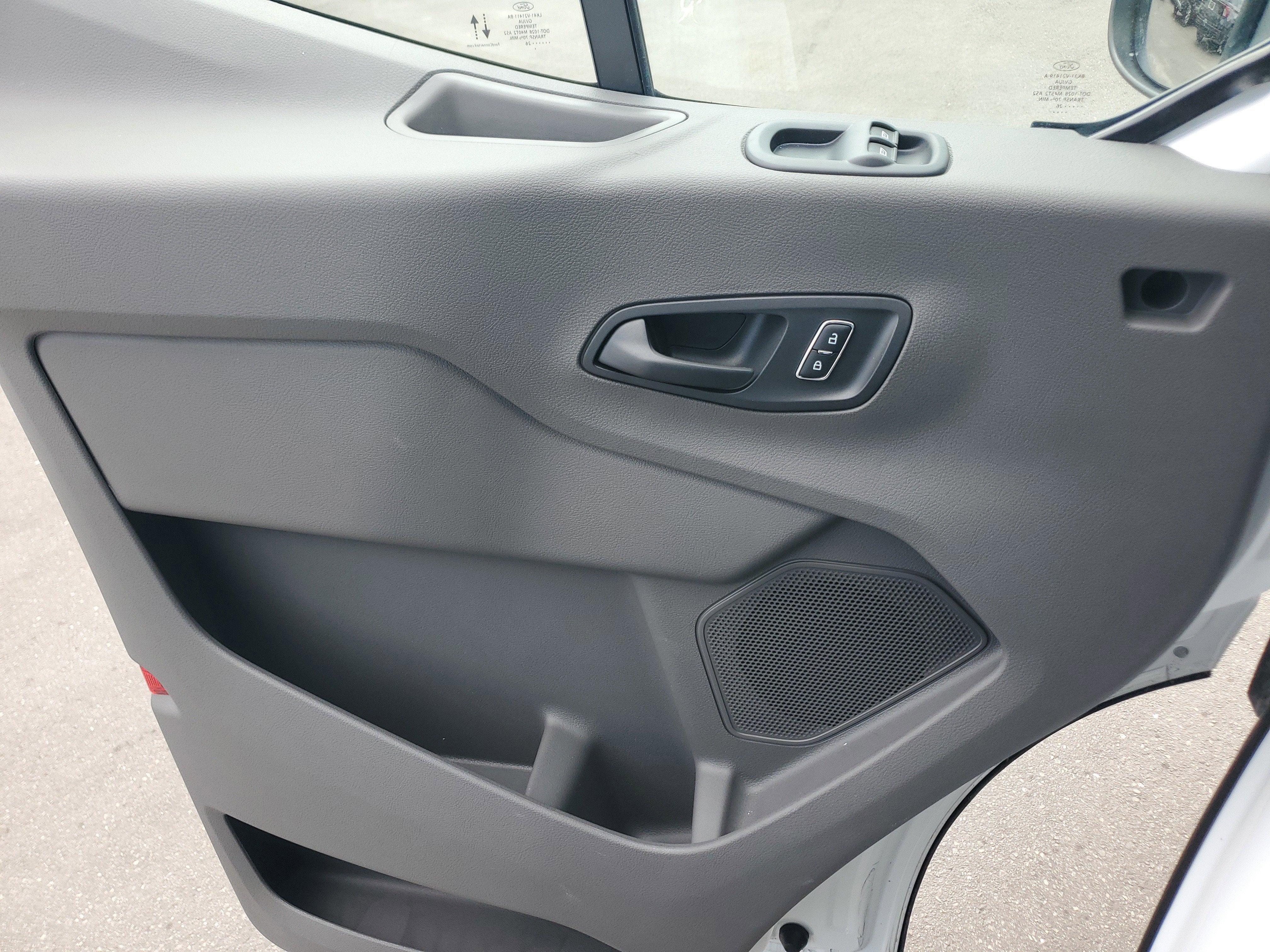 2026 Ford Transit Passenger Wagon XL