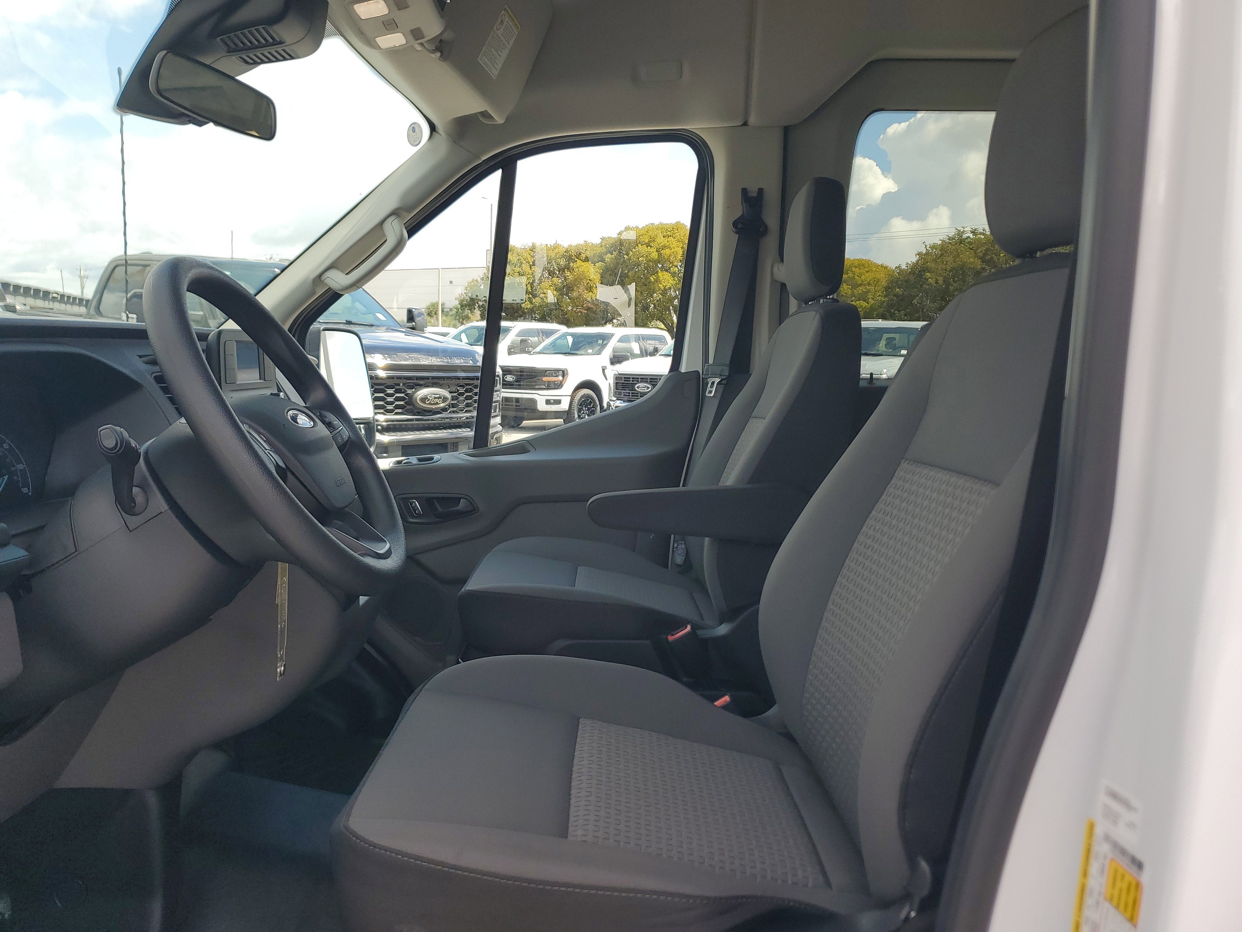 2025 Ford Transit Passenger Wagon XL