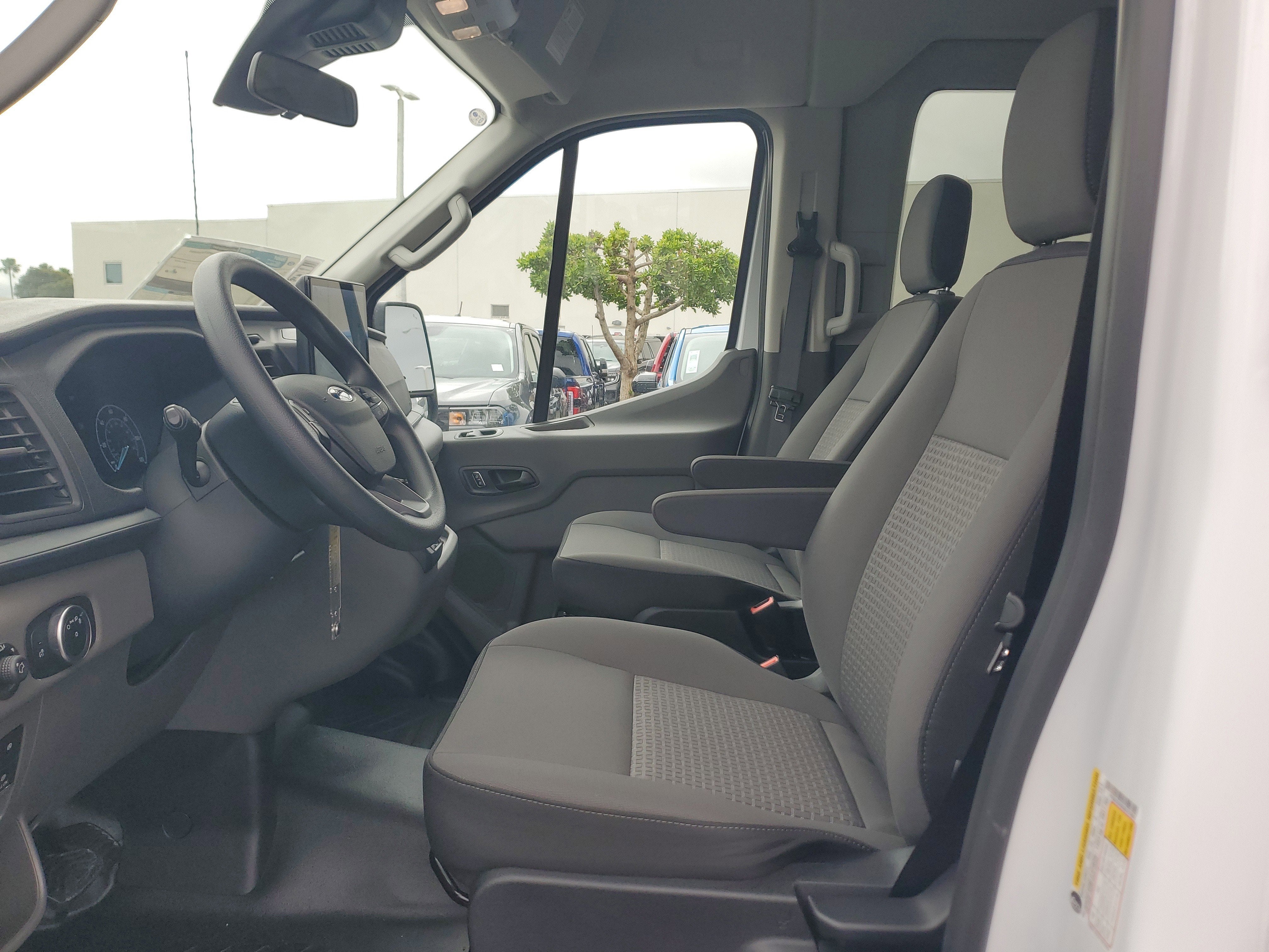 2025 Ford Transit Passenger Wagon Base