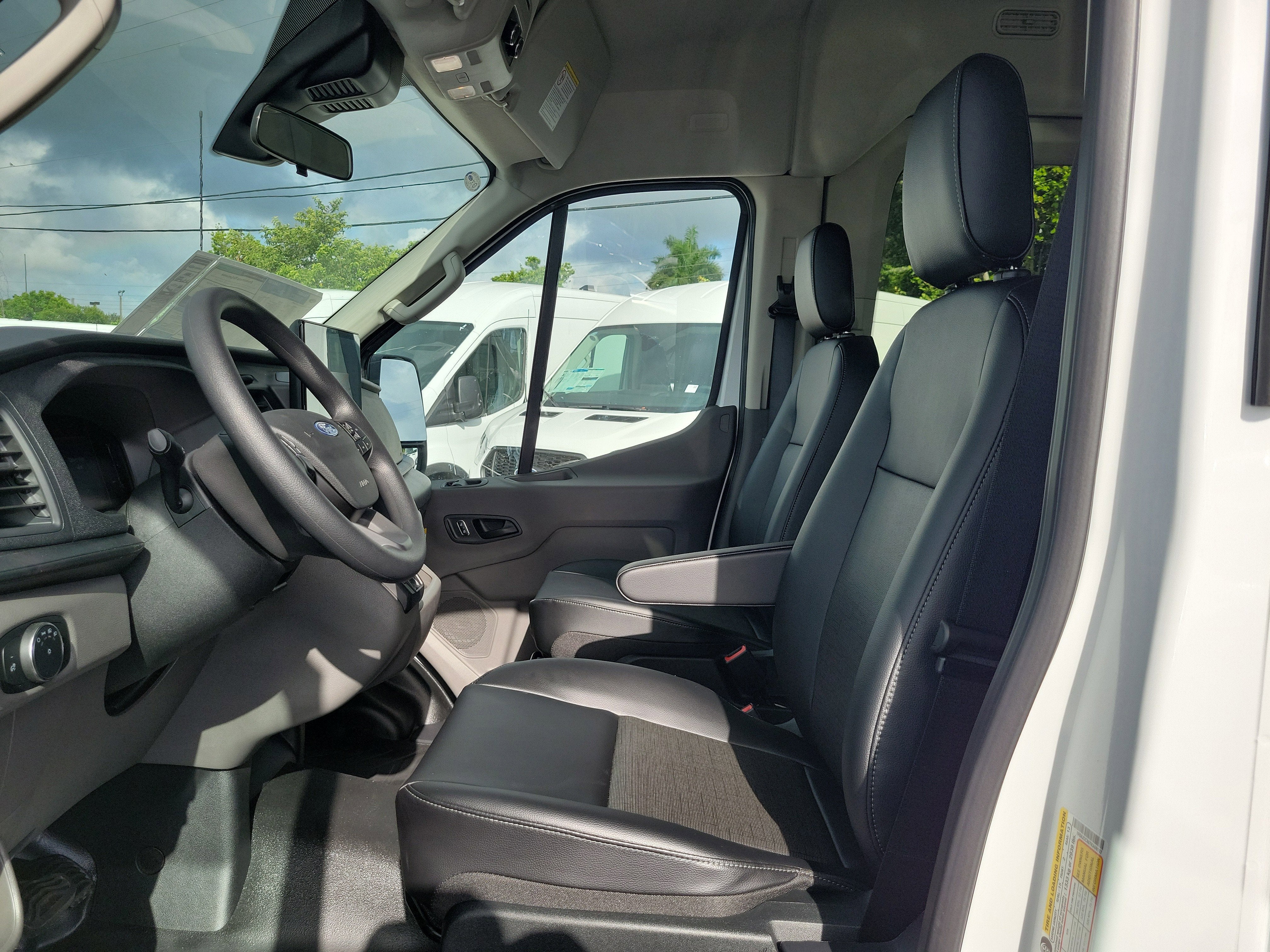 2026 Ford Transit Passenger Wagon XL