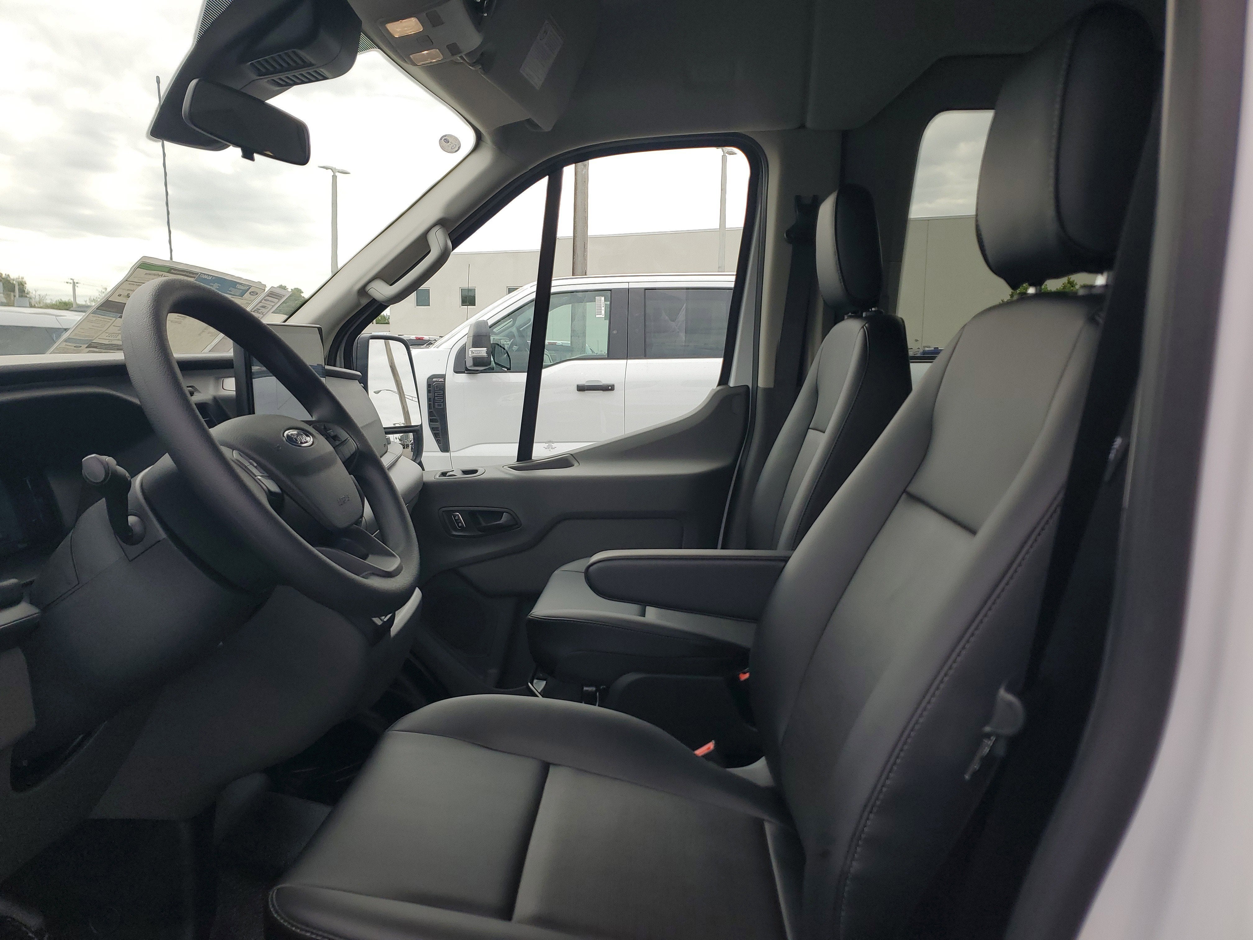 2026 Ford Transit Passenger Wagon XL