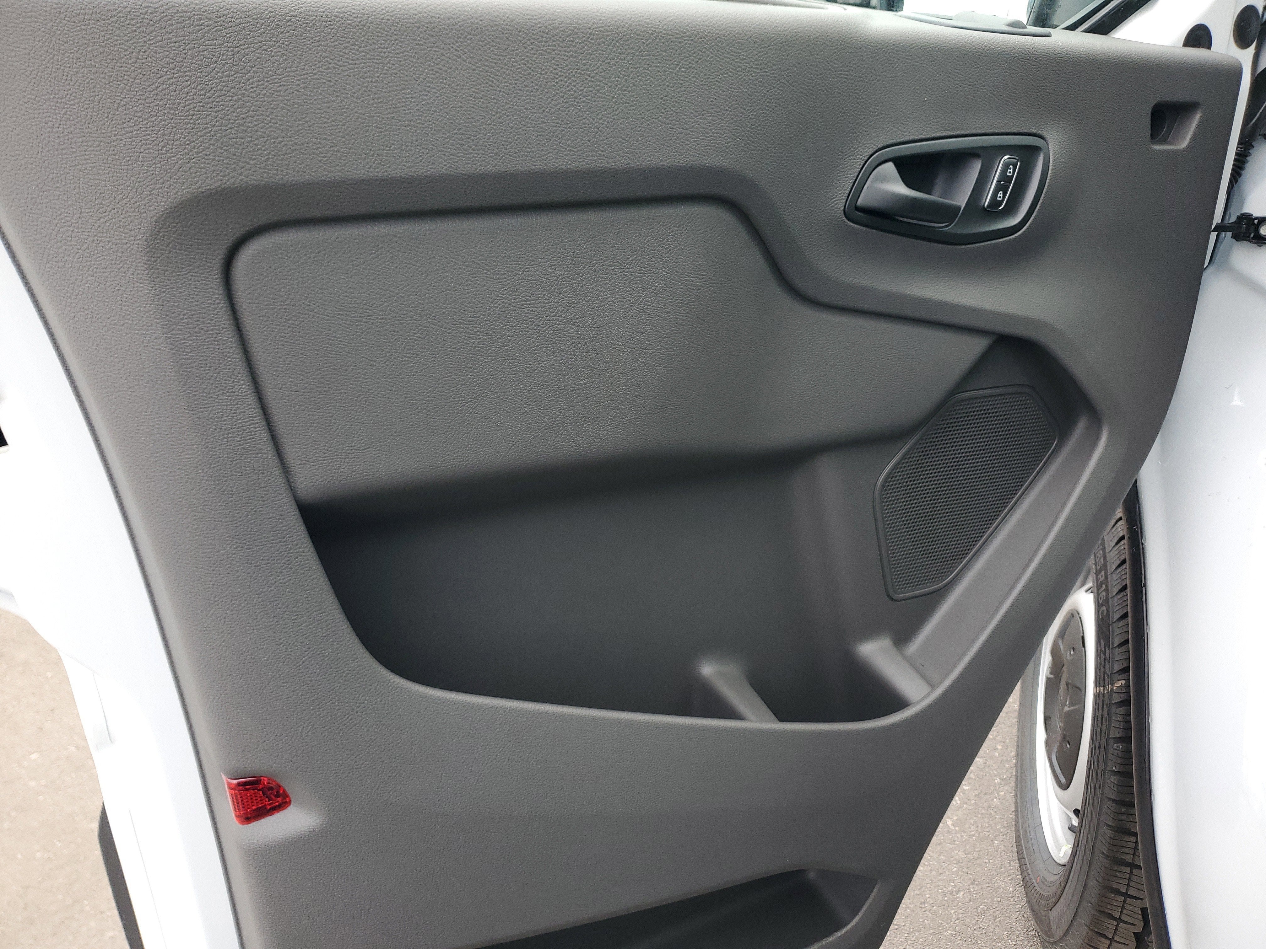 2026 Ford Transit Passenger Wagon XL