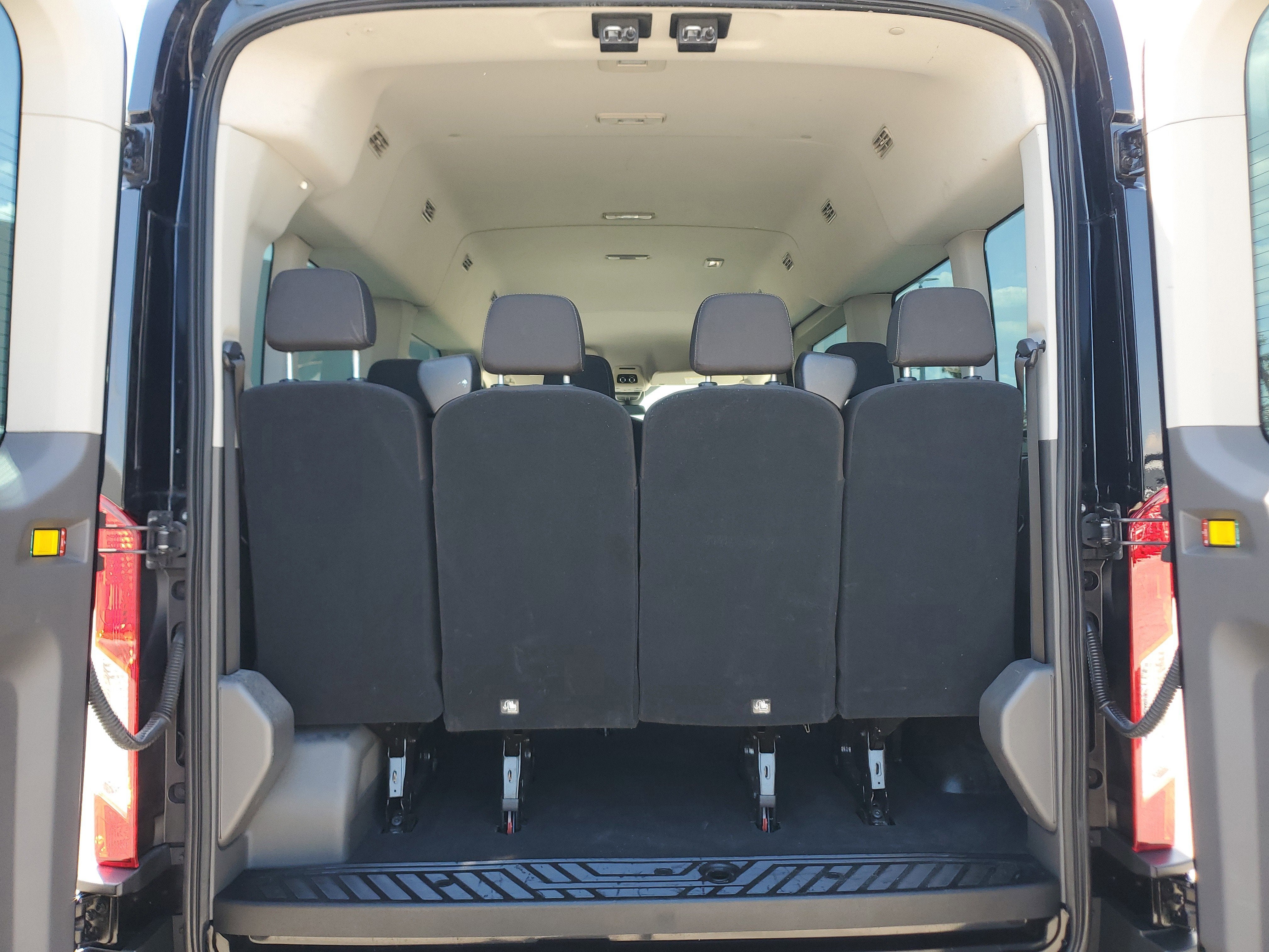 2021 Ford Transit Passenger Wagon XLT