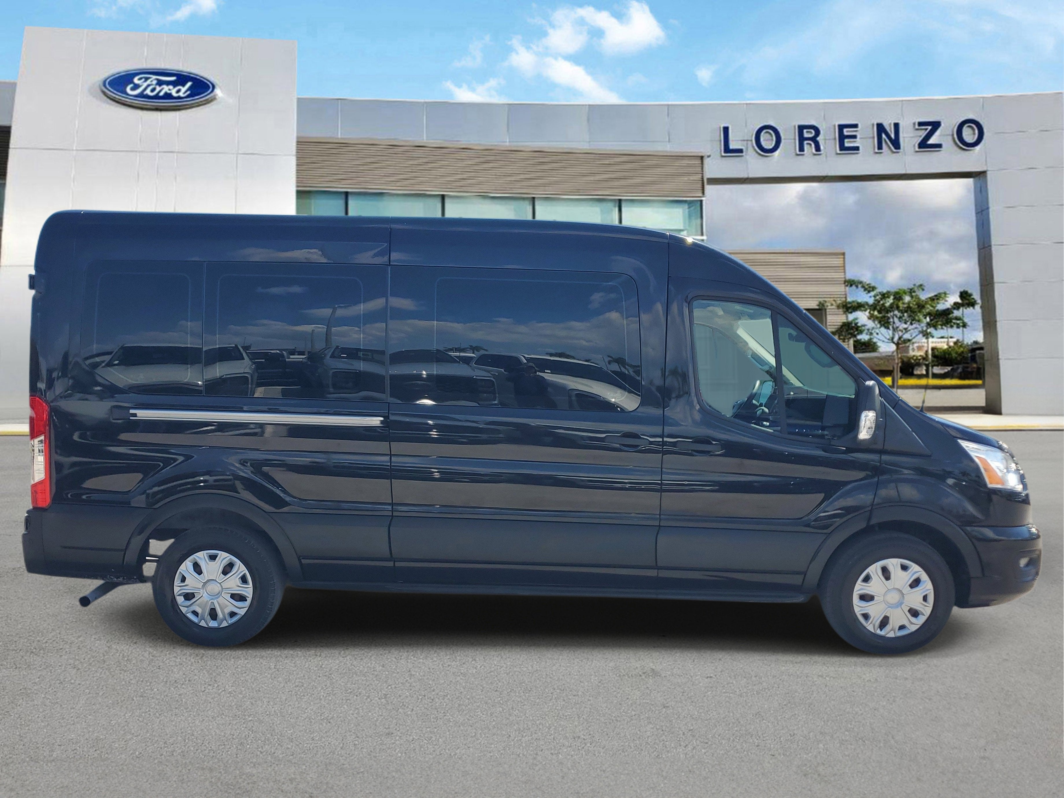 2021 Ford Transit Passenger Wagon XLT