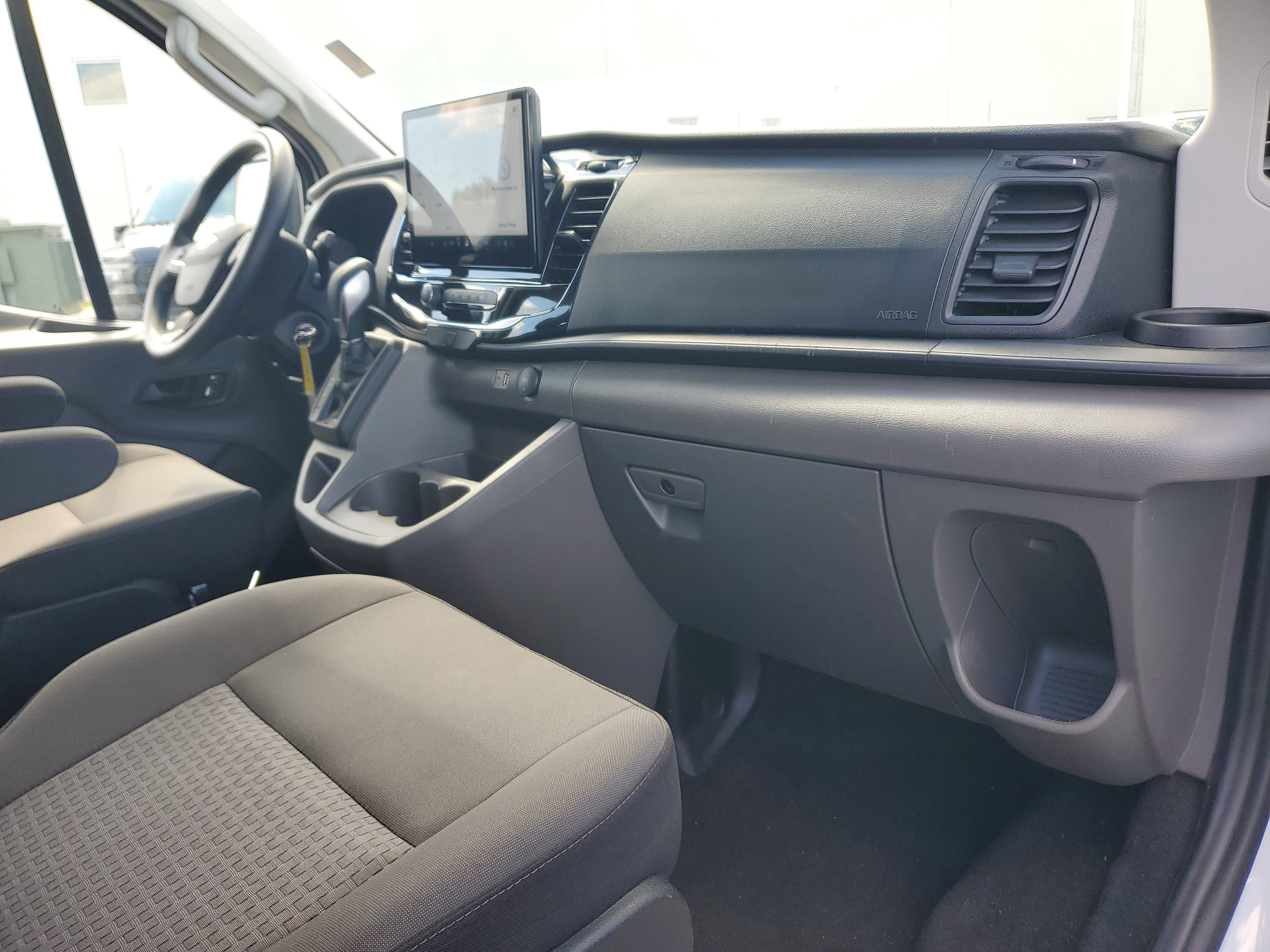 2024 Ford Transit Passenger Wagon XLT